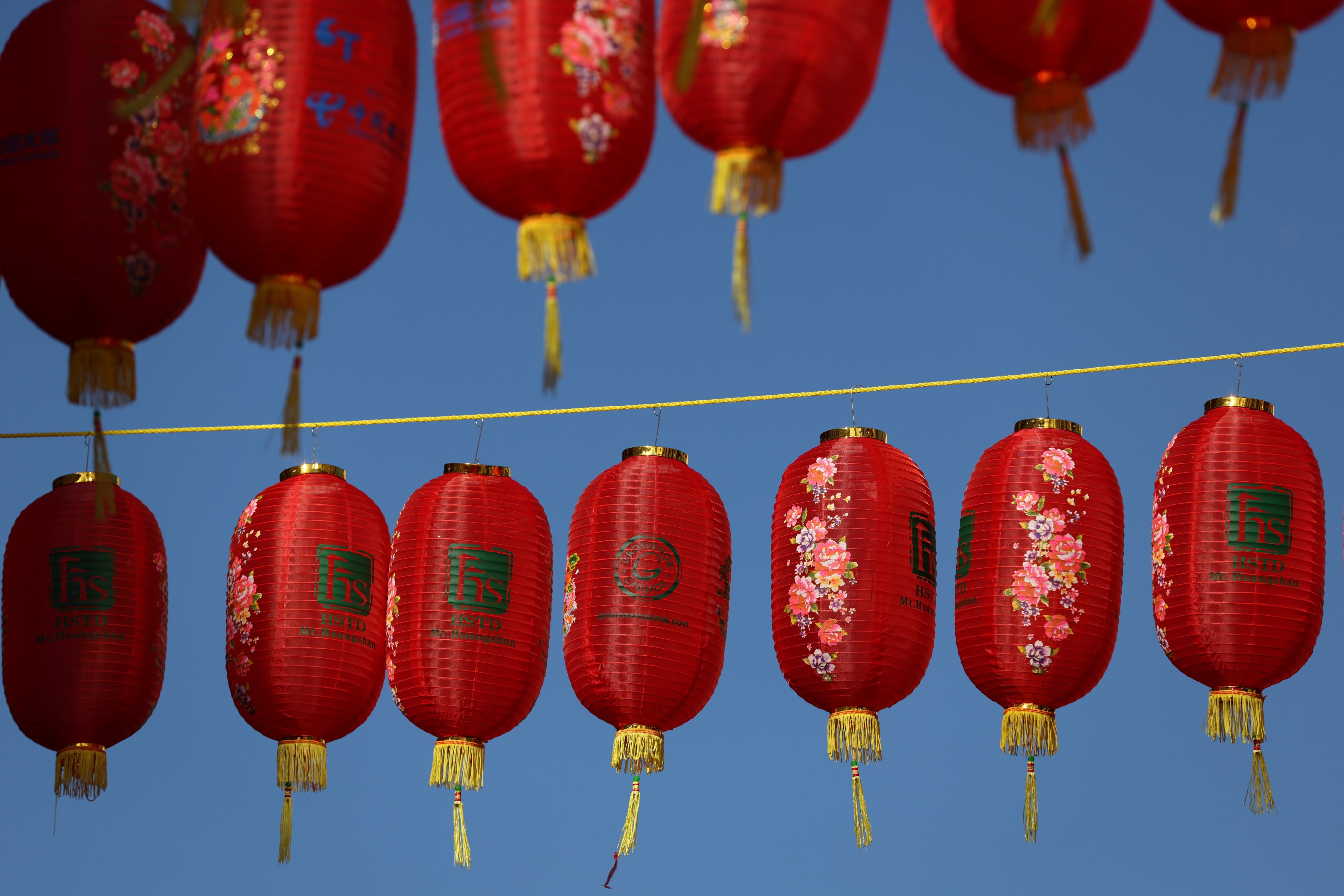 Preparativos para a celebração do Ano Novo Chinês na Chinatown de Londres