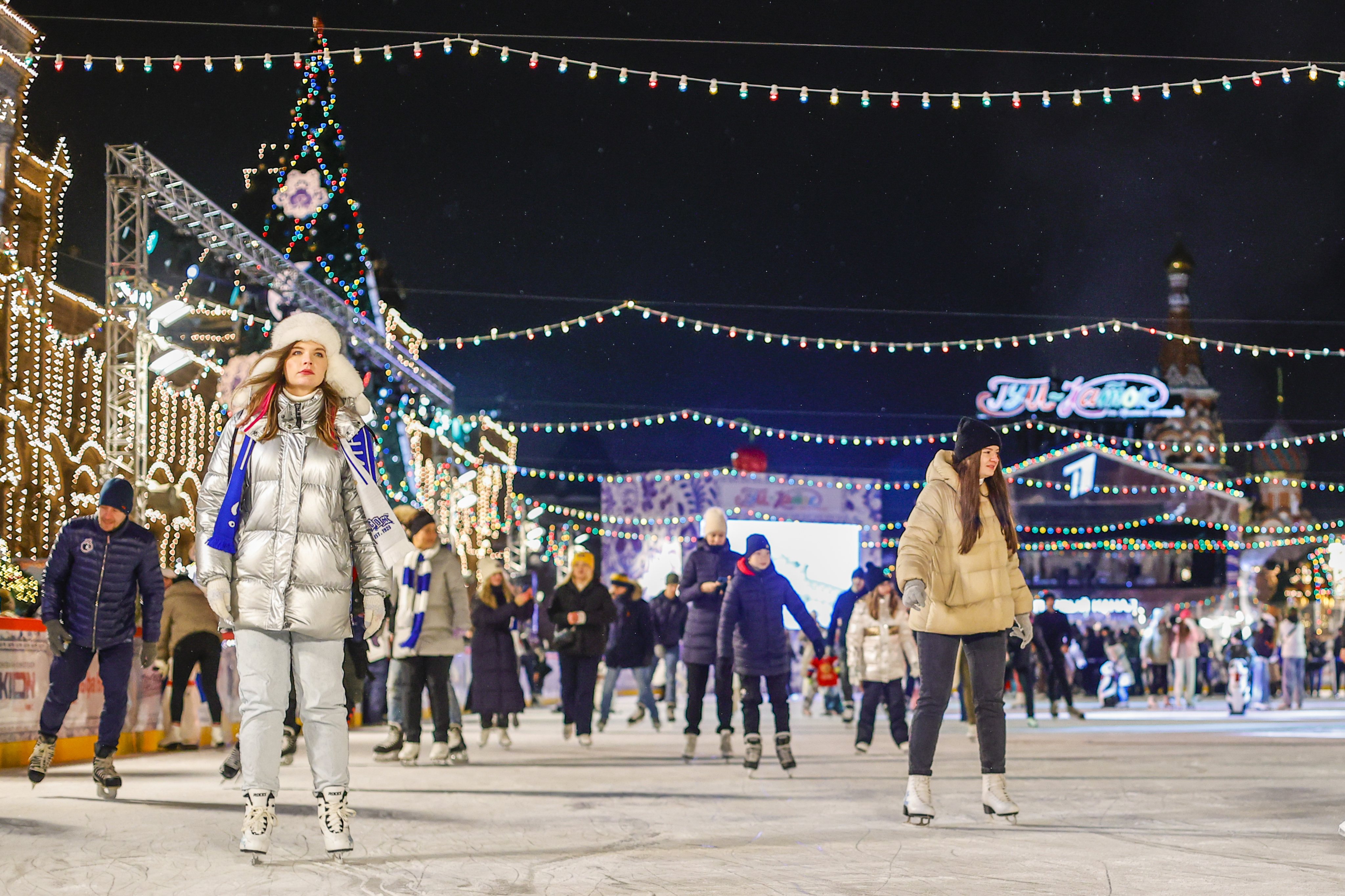 Seasonal debut of the GUM ice rink in Moscow