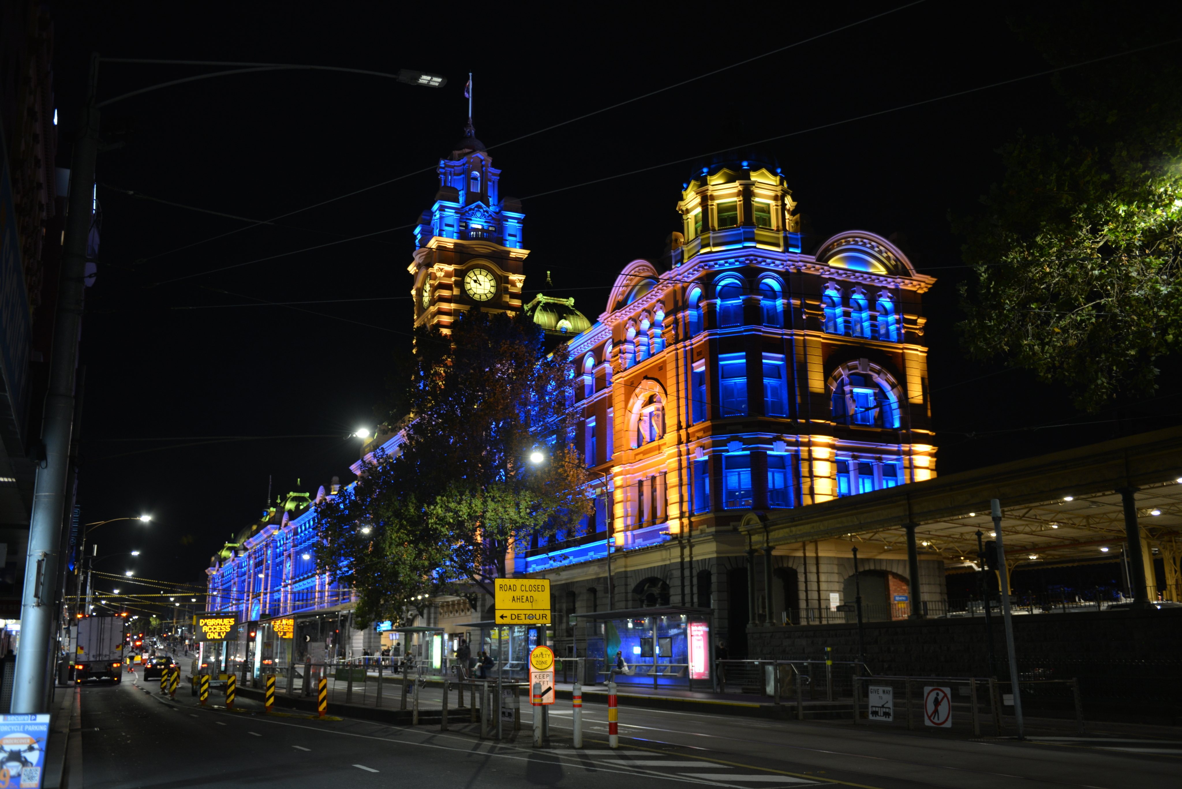 Estação Ferroviária de Flinders, em Melbourne, Austrália