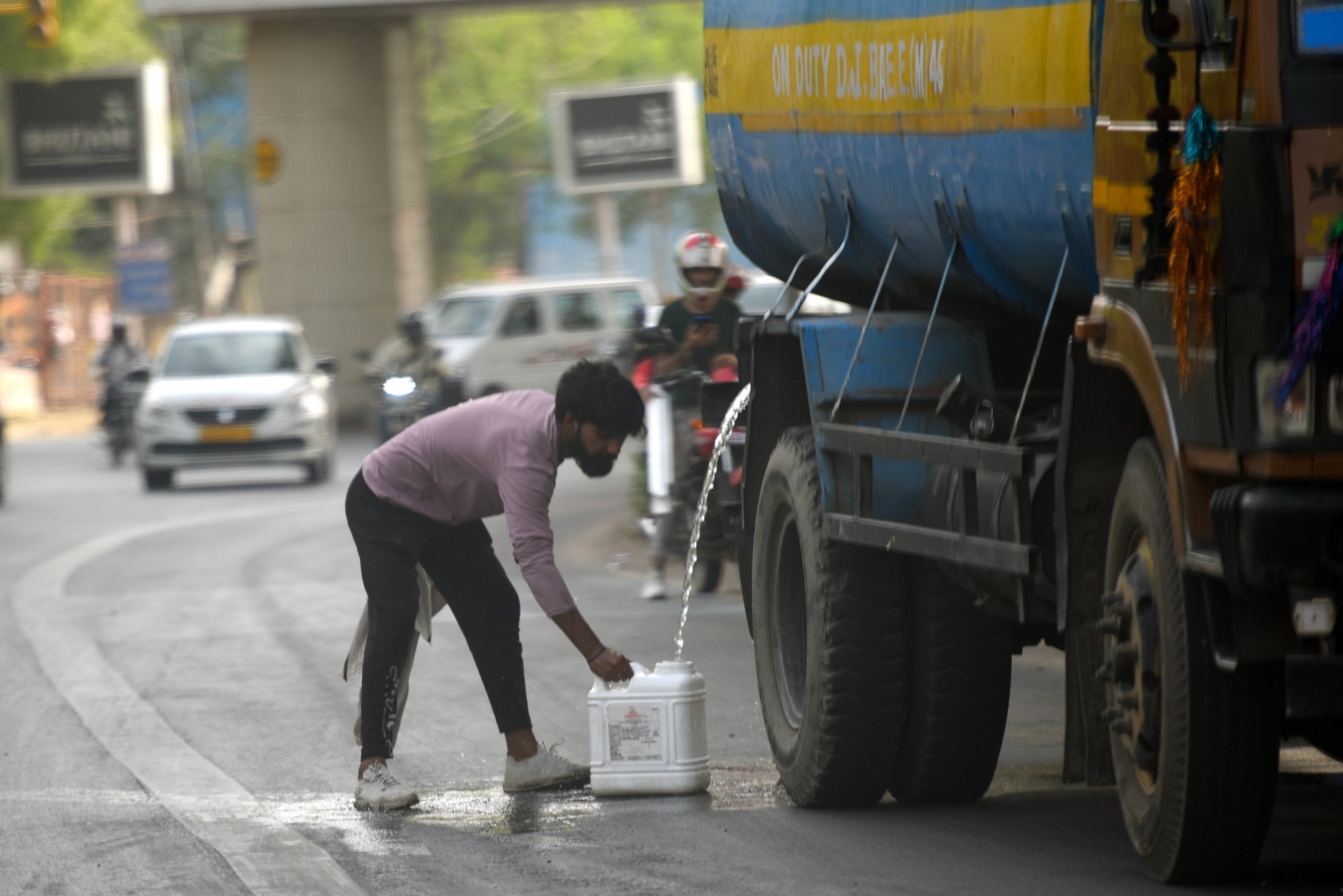 Delhi NCR Battles Heatwave Conditions