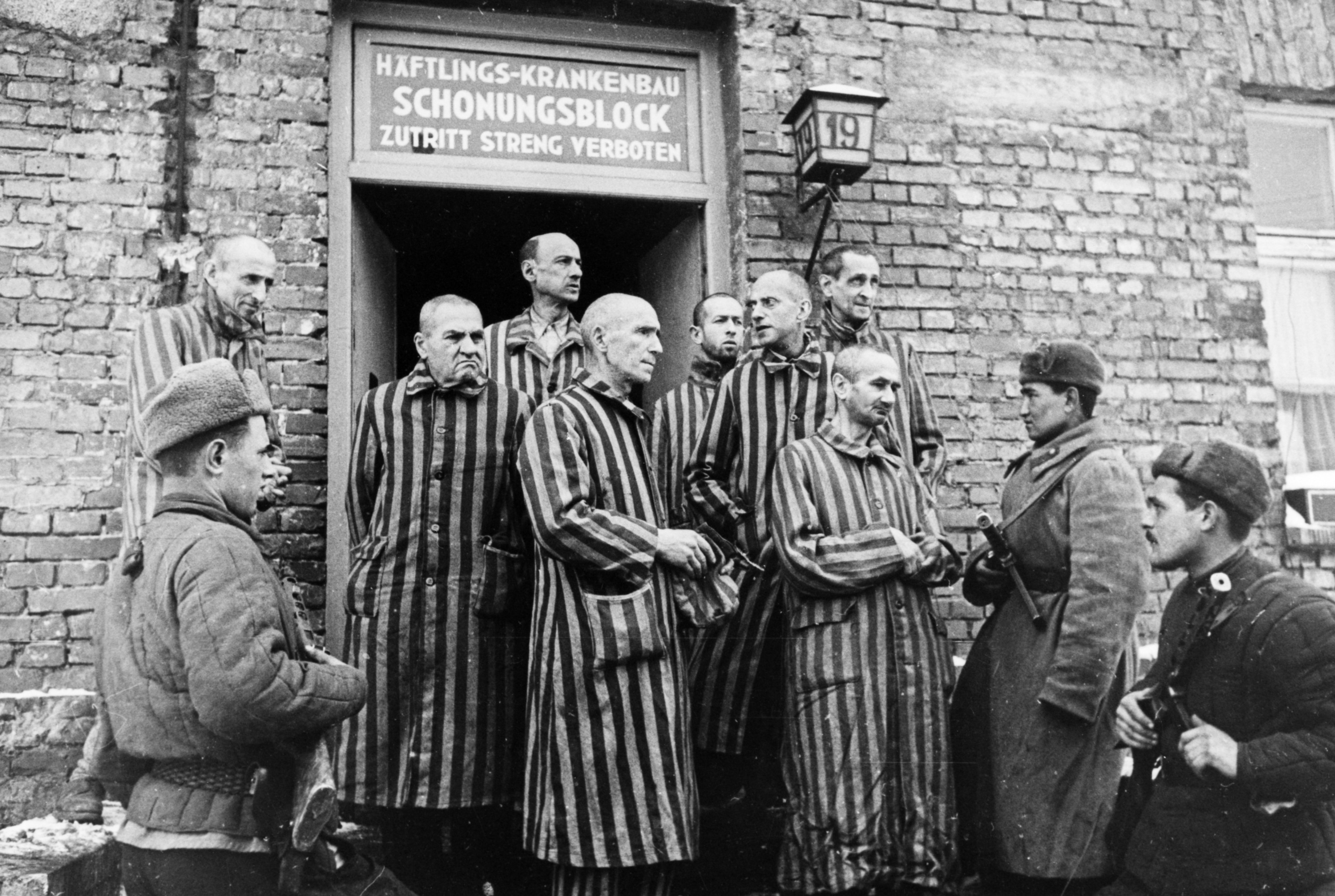Exército soviético quando chegou ao campo de concentração