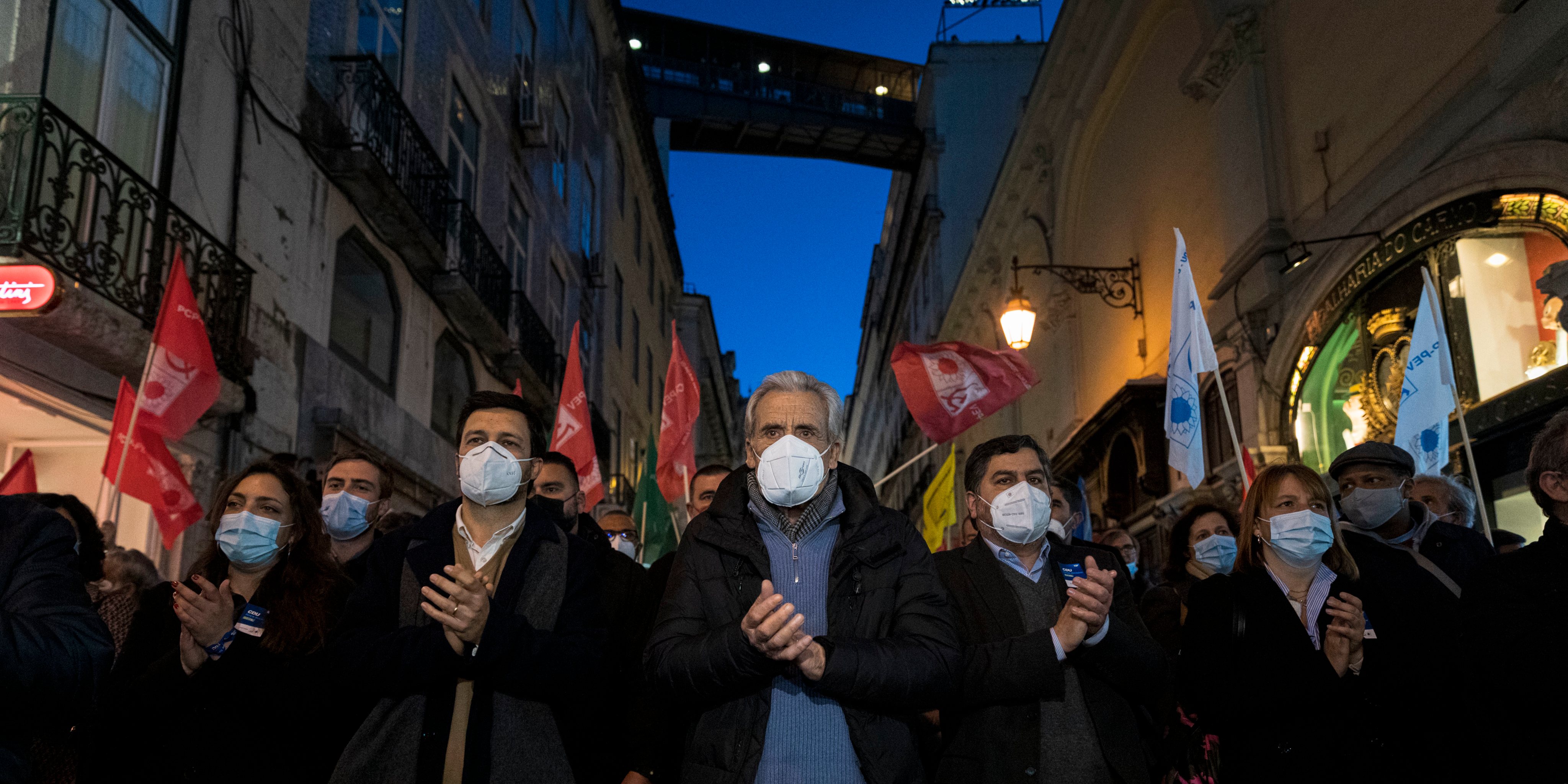 Jerónimo de Sousa na arruada no Chiado, em Lisboa, na quinta-feira penúltimo dia de campanha