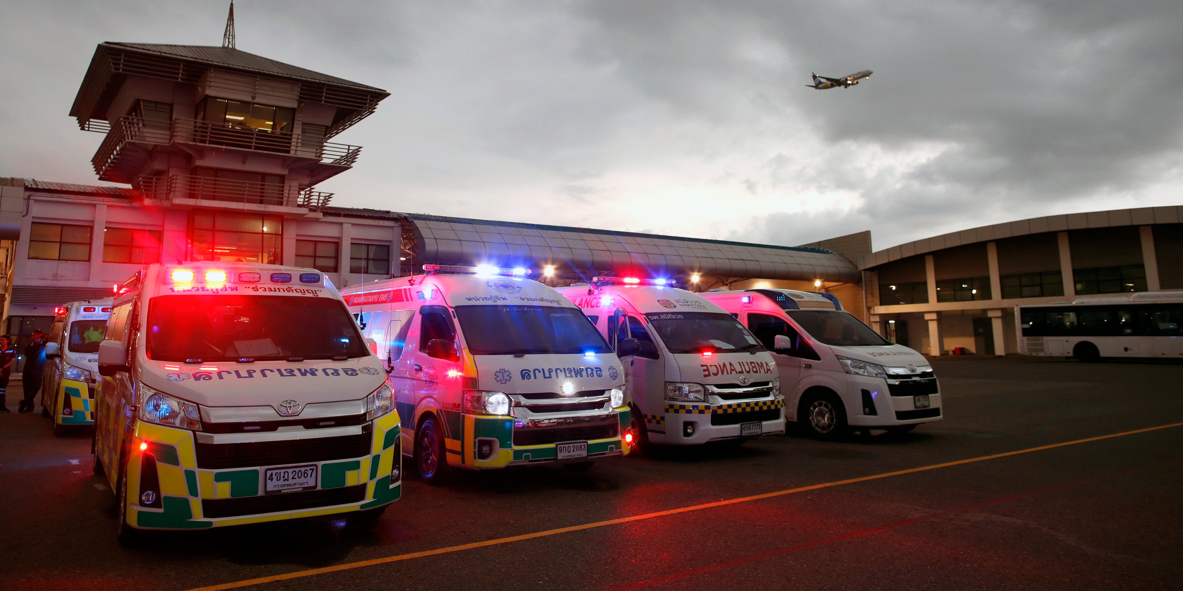 Uma pessoa morreu e 30 ficaram feridas durante voo entre Londres e Singapura