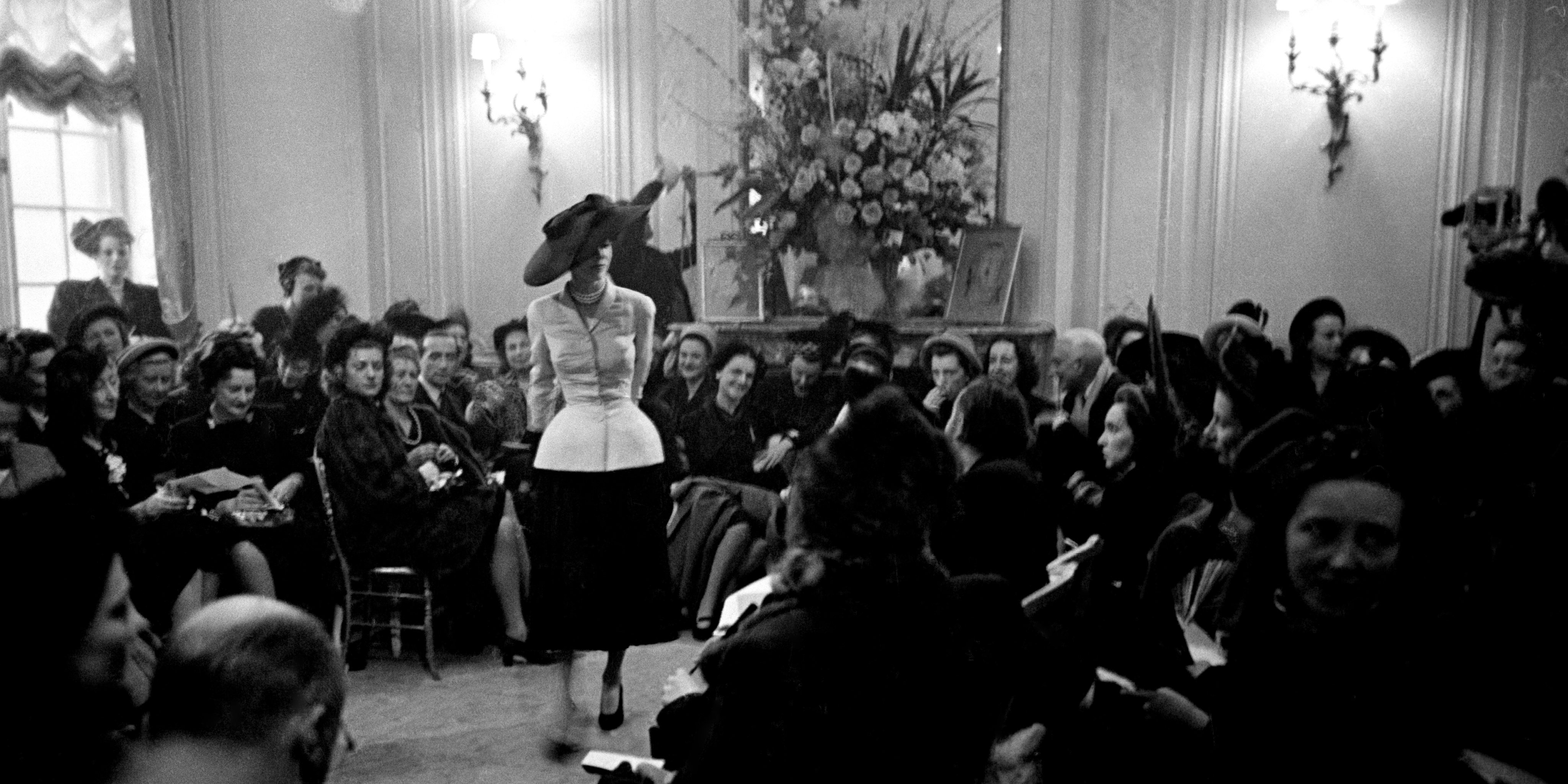 Premier défilé haute couture Christian Dior - Bar Suit