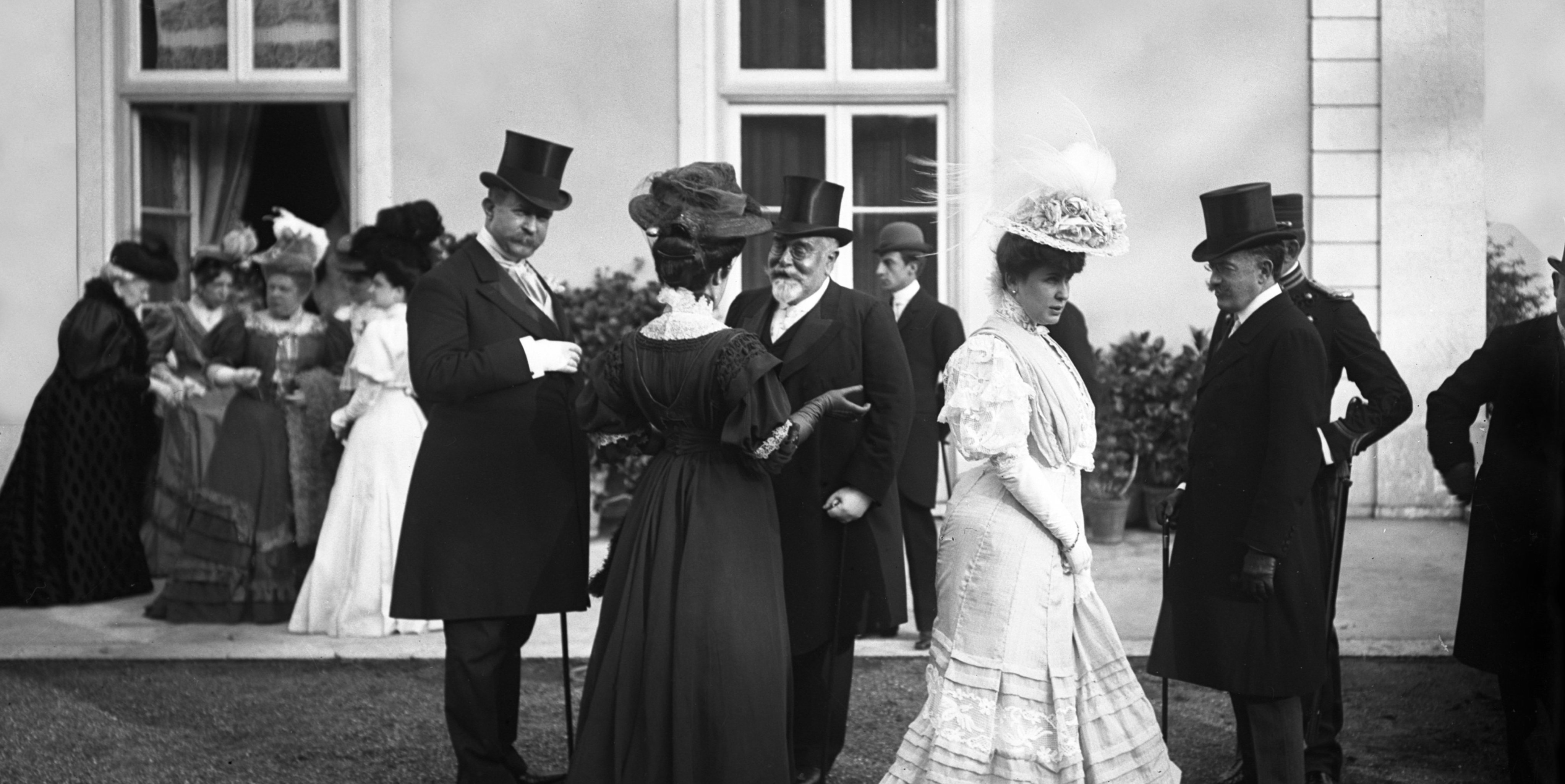No Palacete Burnay encontrará esta e outras fotografias que compõem a exposição GardenParty, que versa sobre as festas nos jardins de Alcântara, no século XIX