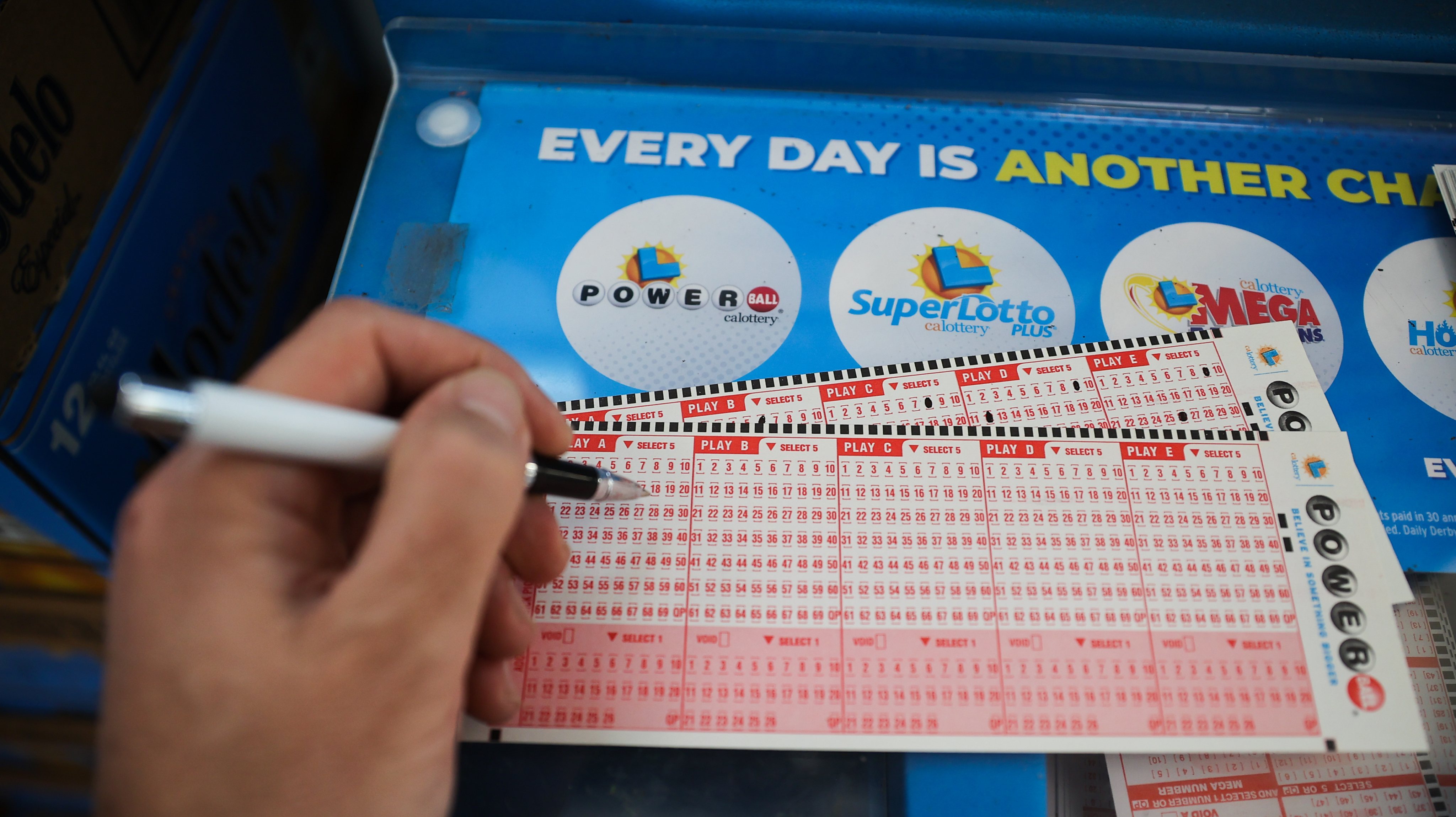 Today&#039;s Powerball jackpot hits record $1.9 billion