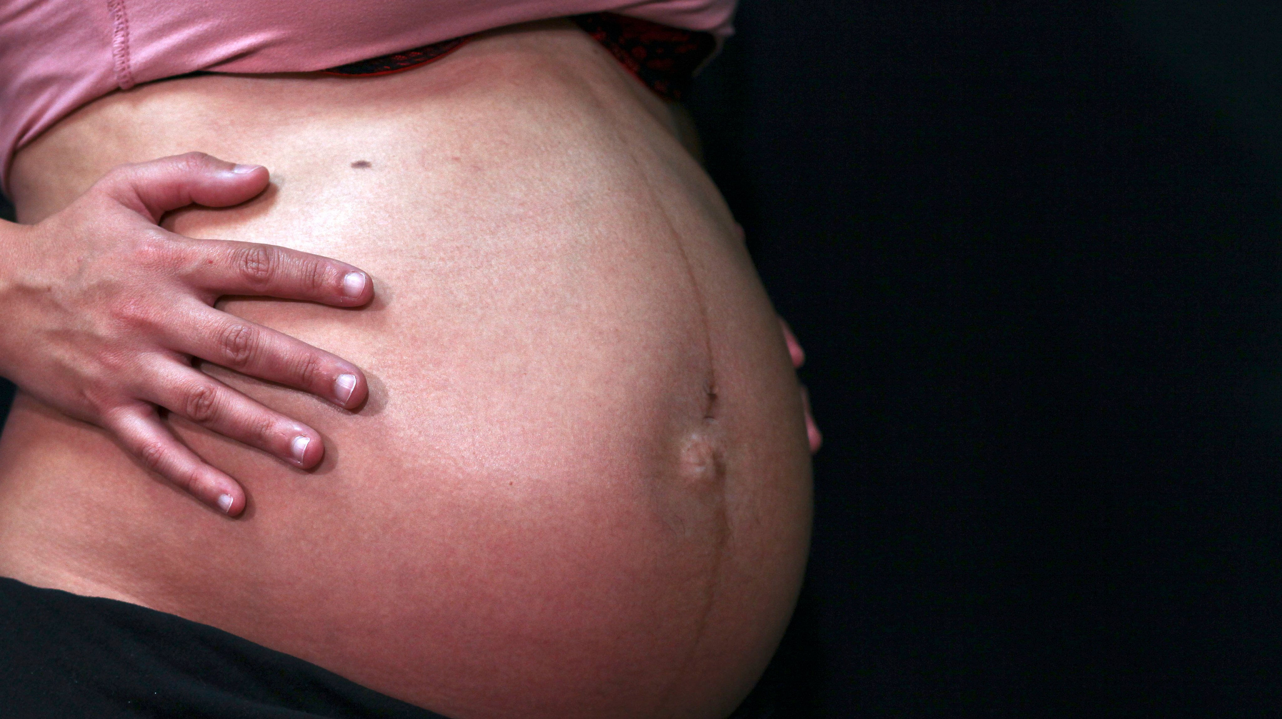 O parto é um processo altamente complicado que envolve sinais bioquímicos e fisiológicos coordenados