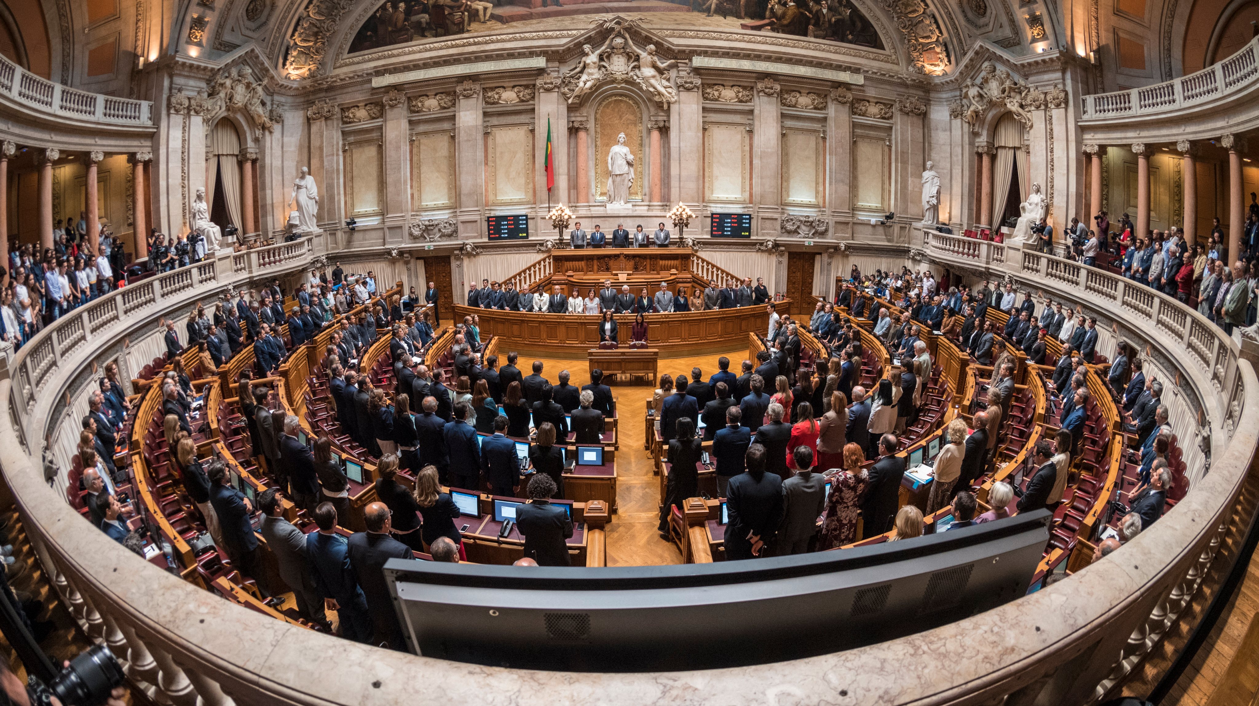 debate bi-semanal na assembleia da república portuguesa