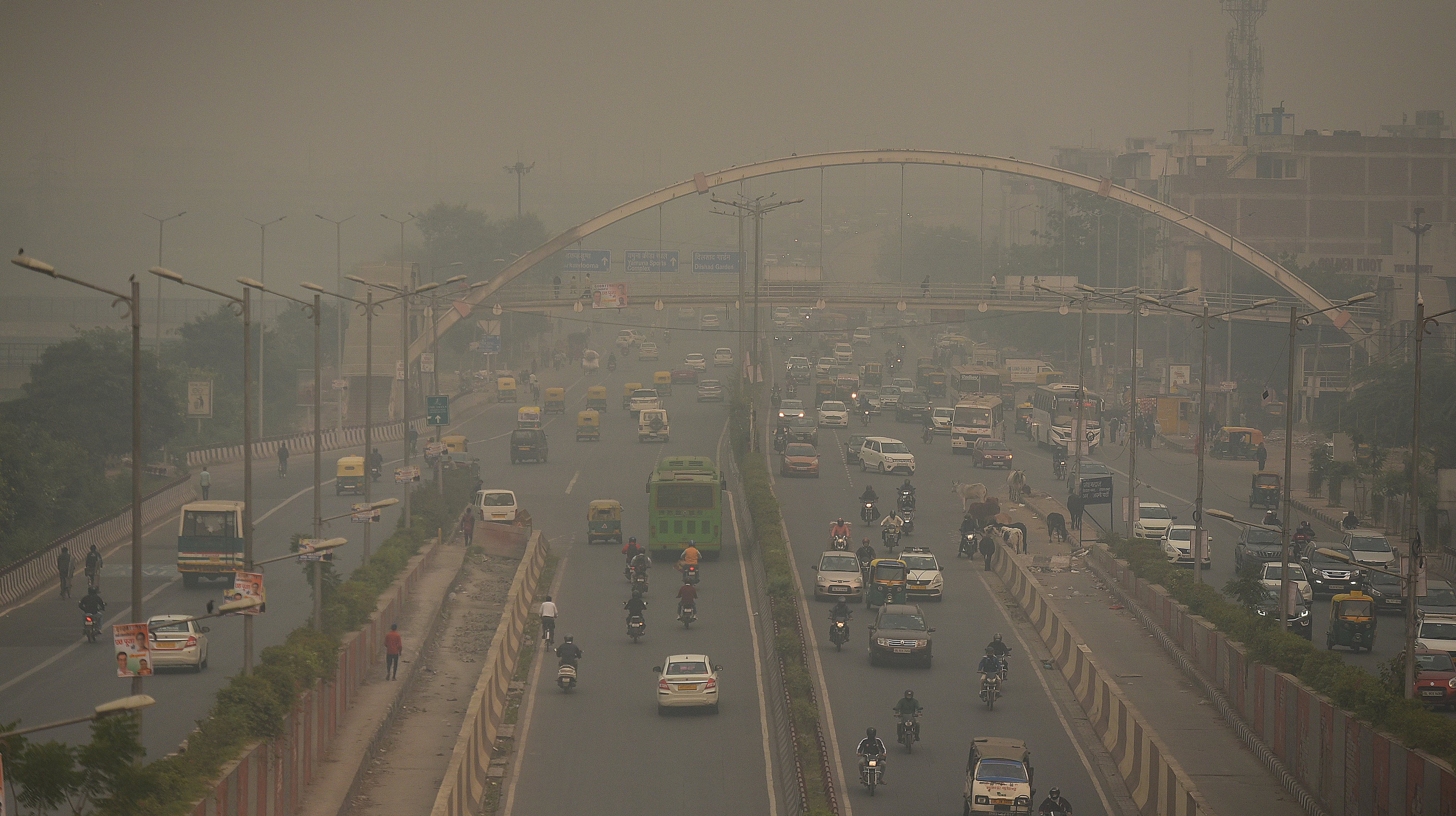 Heavy Smog Engulf Delhi NCR
