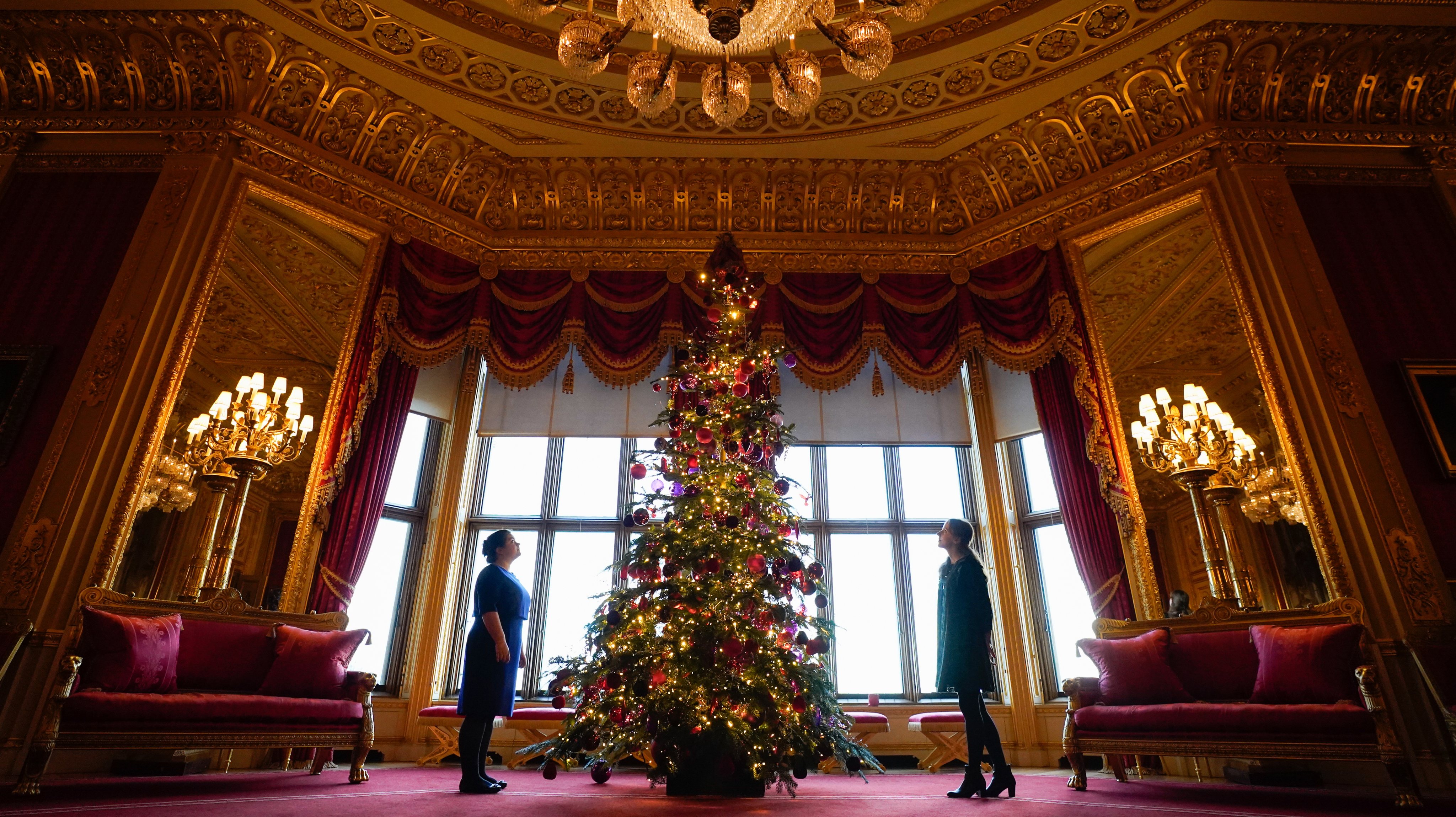 O Castelo de Windsor já está decorado para o Natal, na primeira quadra  festiva sem Isabel II – Observador