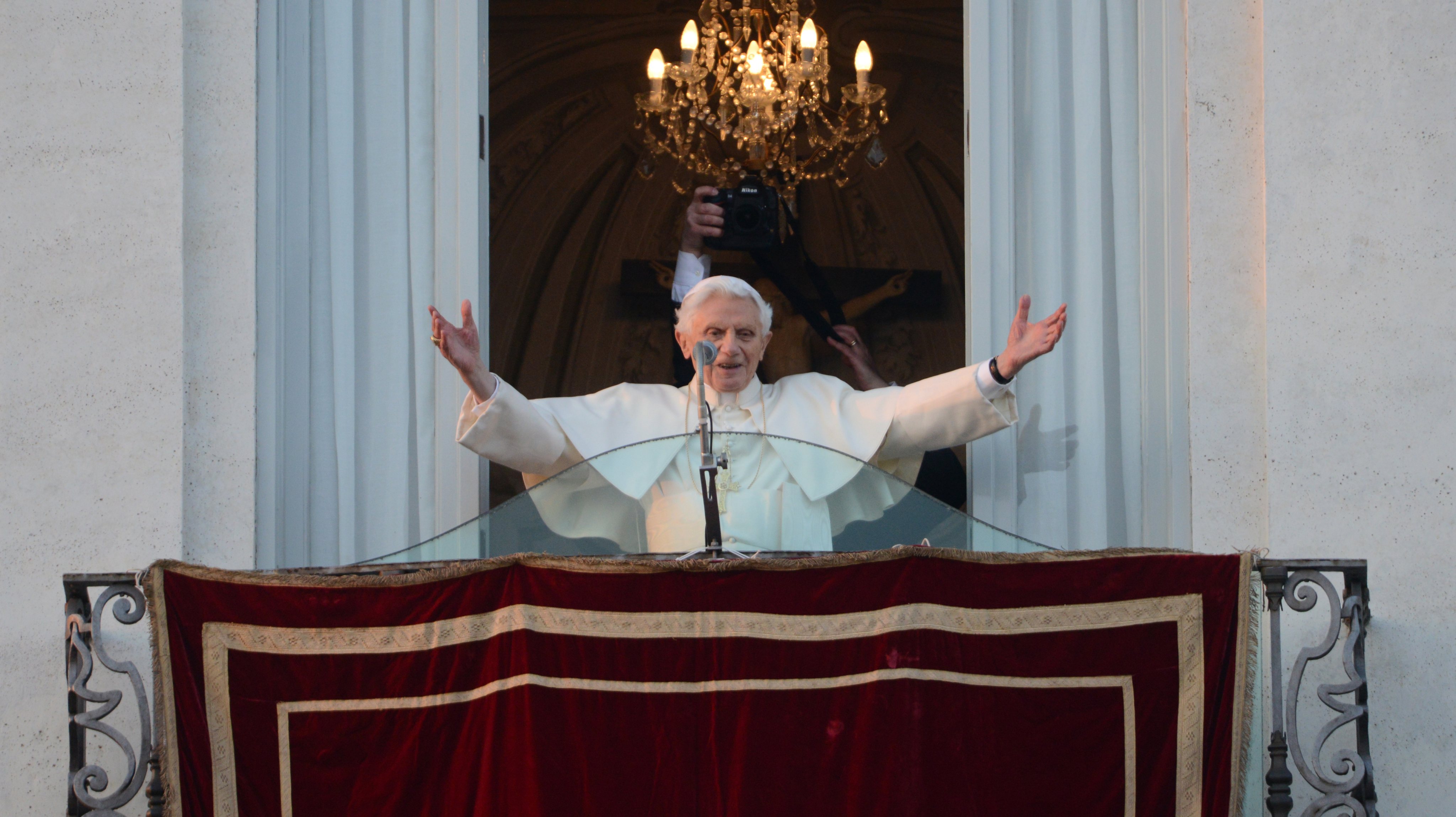 O Papa emérito Bento XVI morreu aos 95 anos de idade