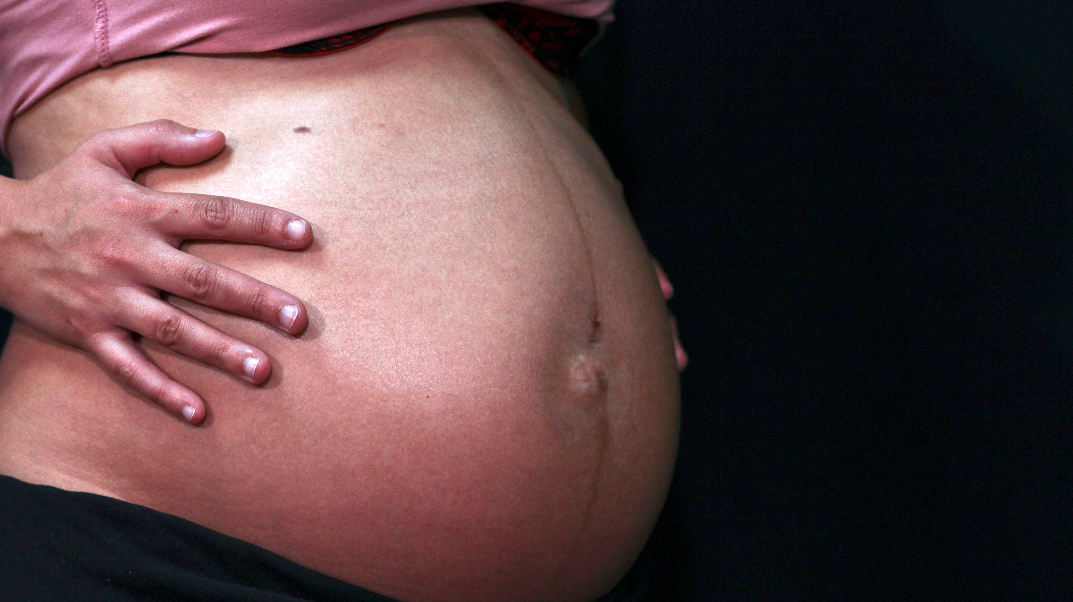 O parto é um processo altamente complicado que envolve sinais bioquímicos e fisiológicos coordenados