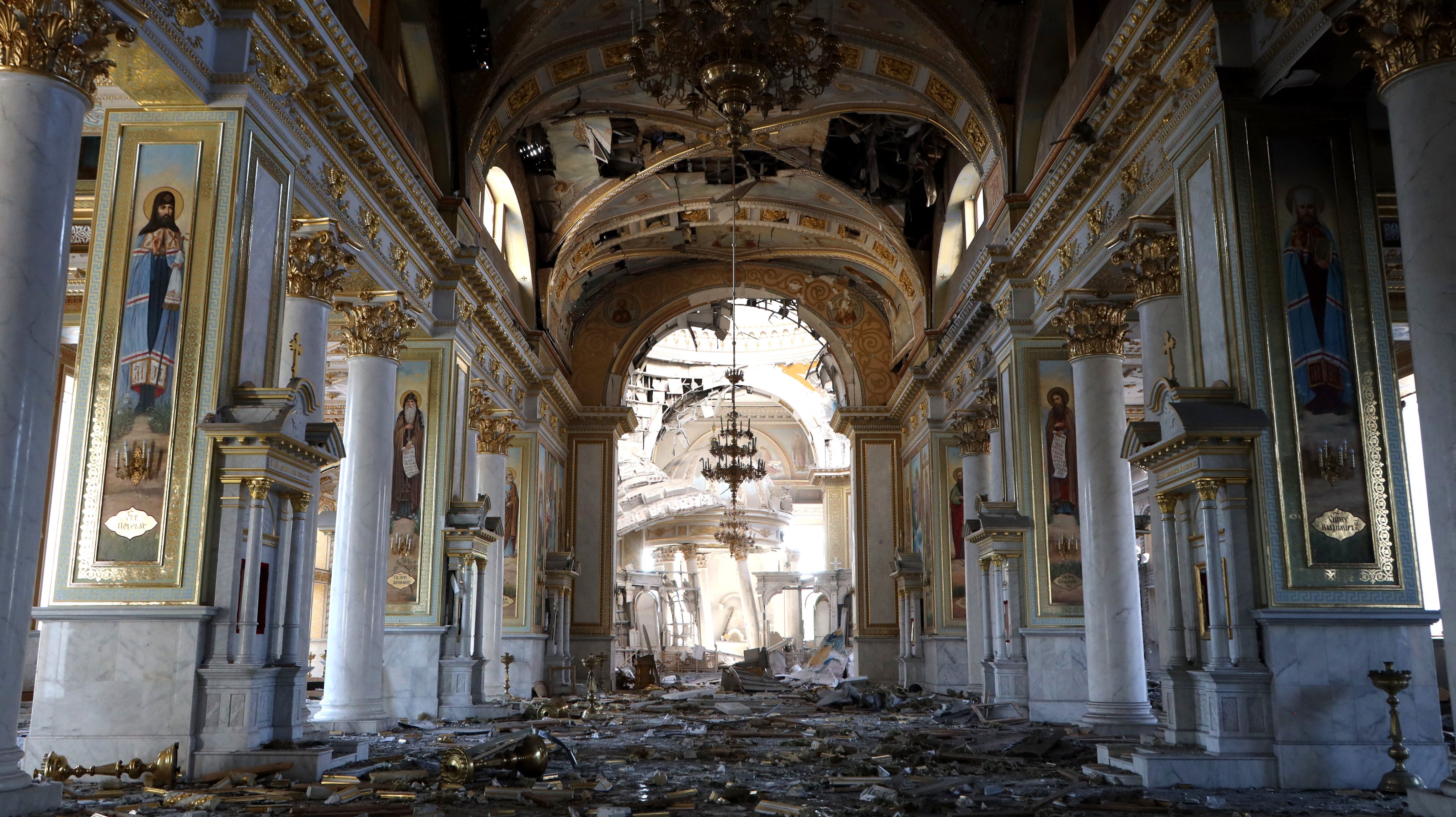 Rússia atacou a maior catedral ortodoxa de Odessa. Era património da ...