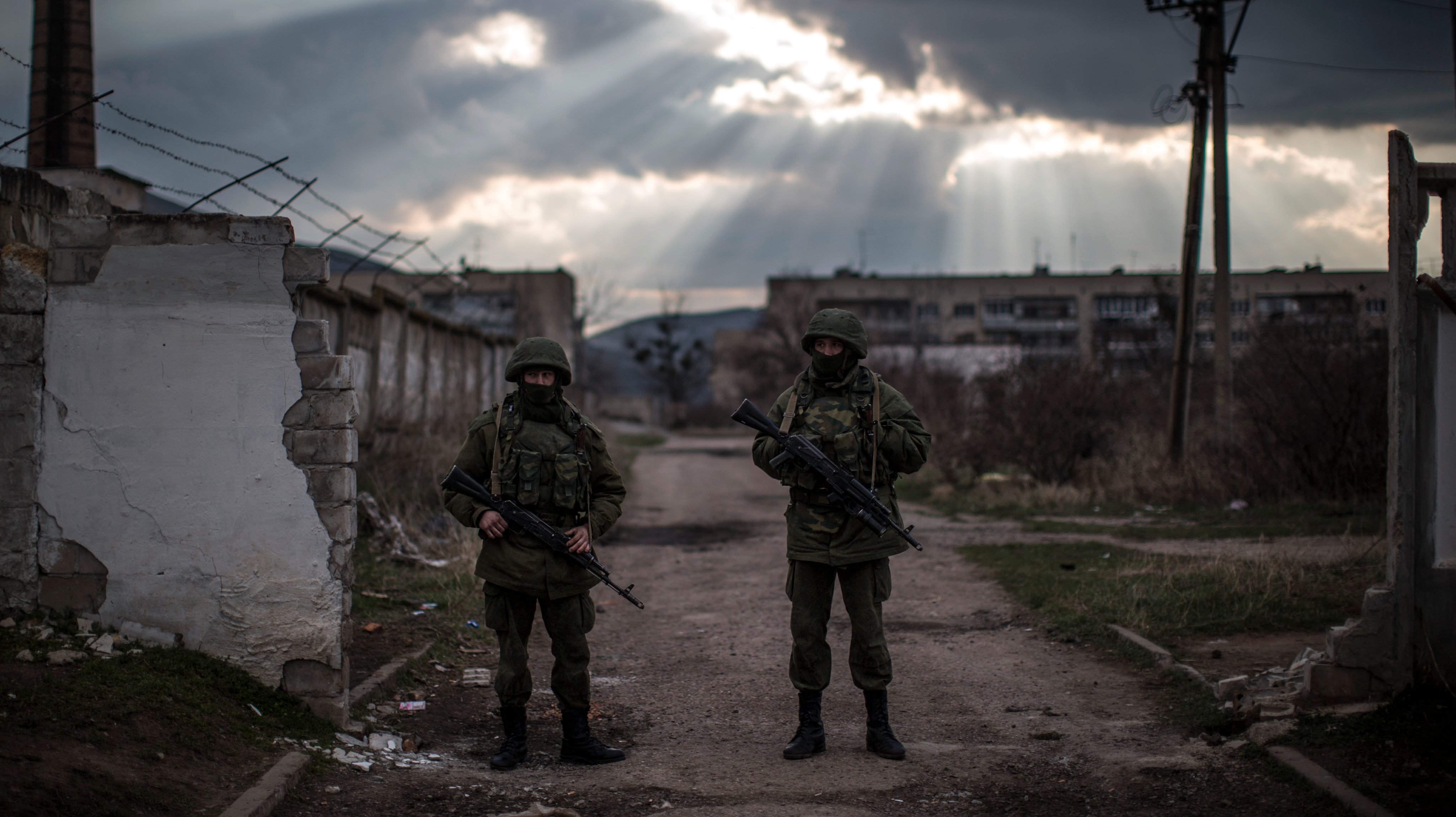 Tensions Grow In Crimea As Diplomatic Talks Continue