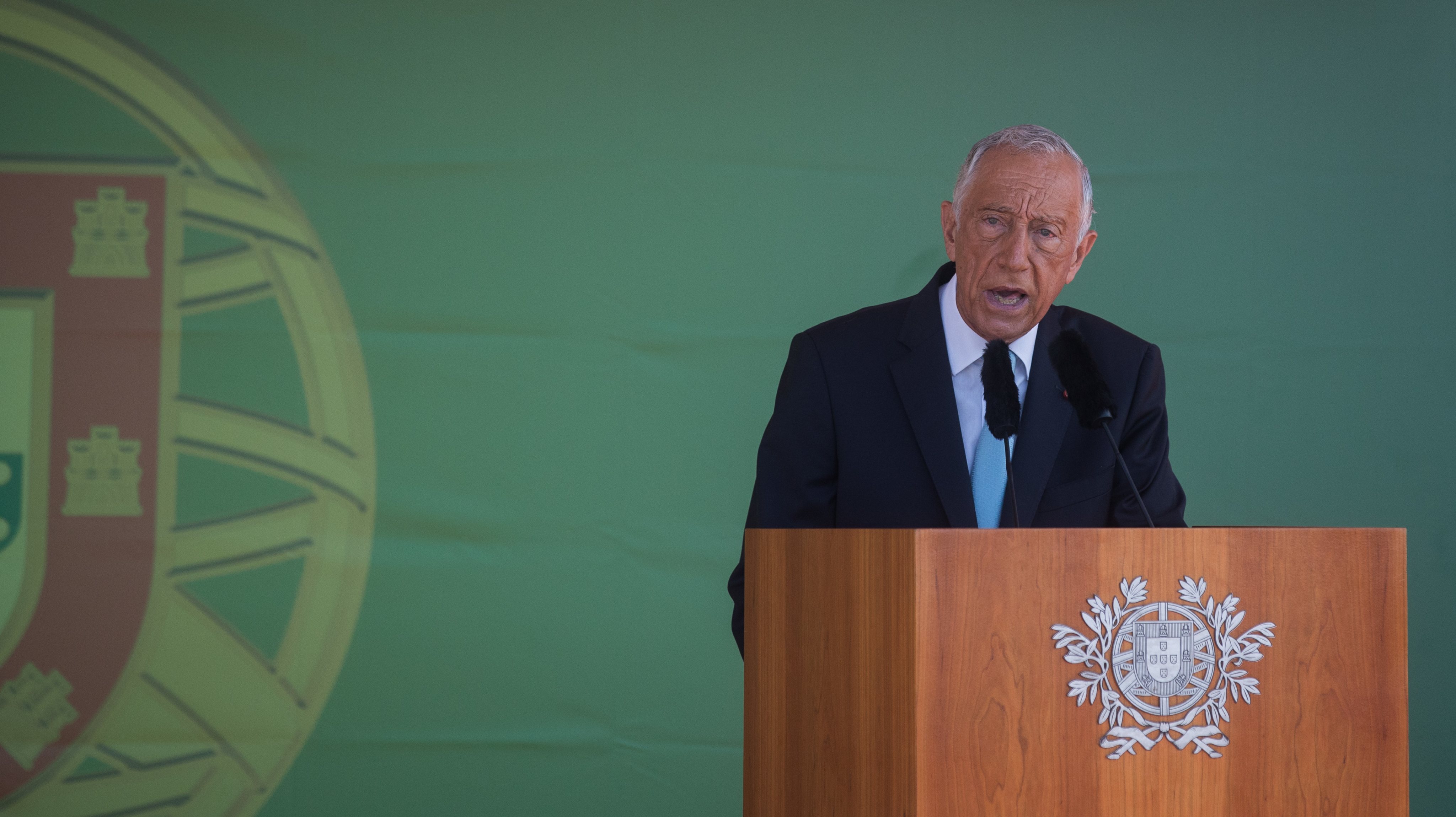 O chefe de Estado prestava declarações a órgãos de comunicação social, em Budapeste