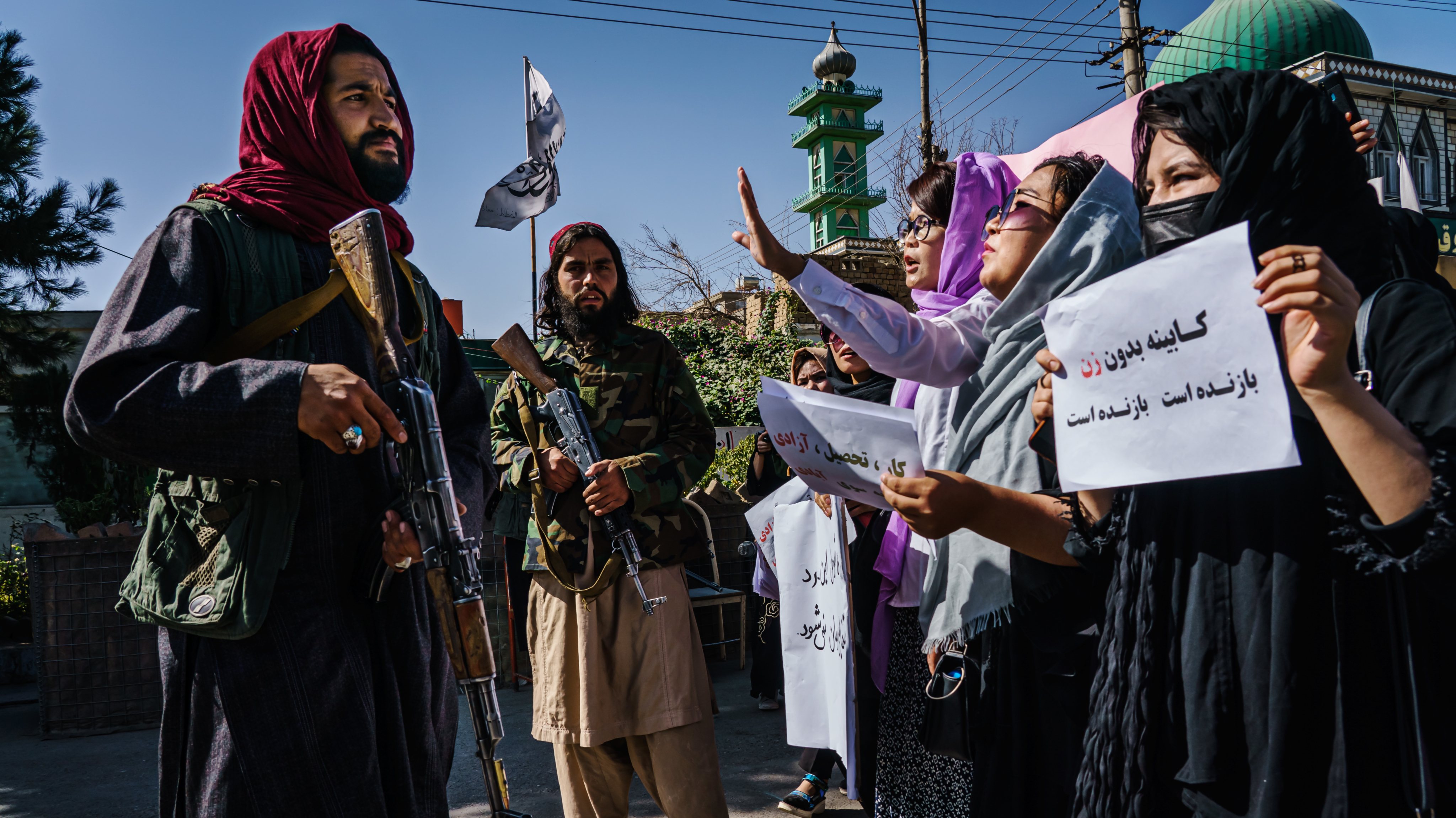 Desde que tomaram o poder as forças alibã têm reprimido os protestos das mulheres afegãs