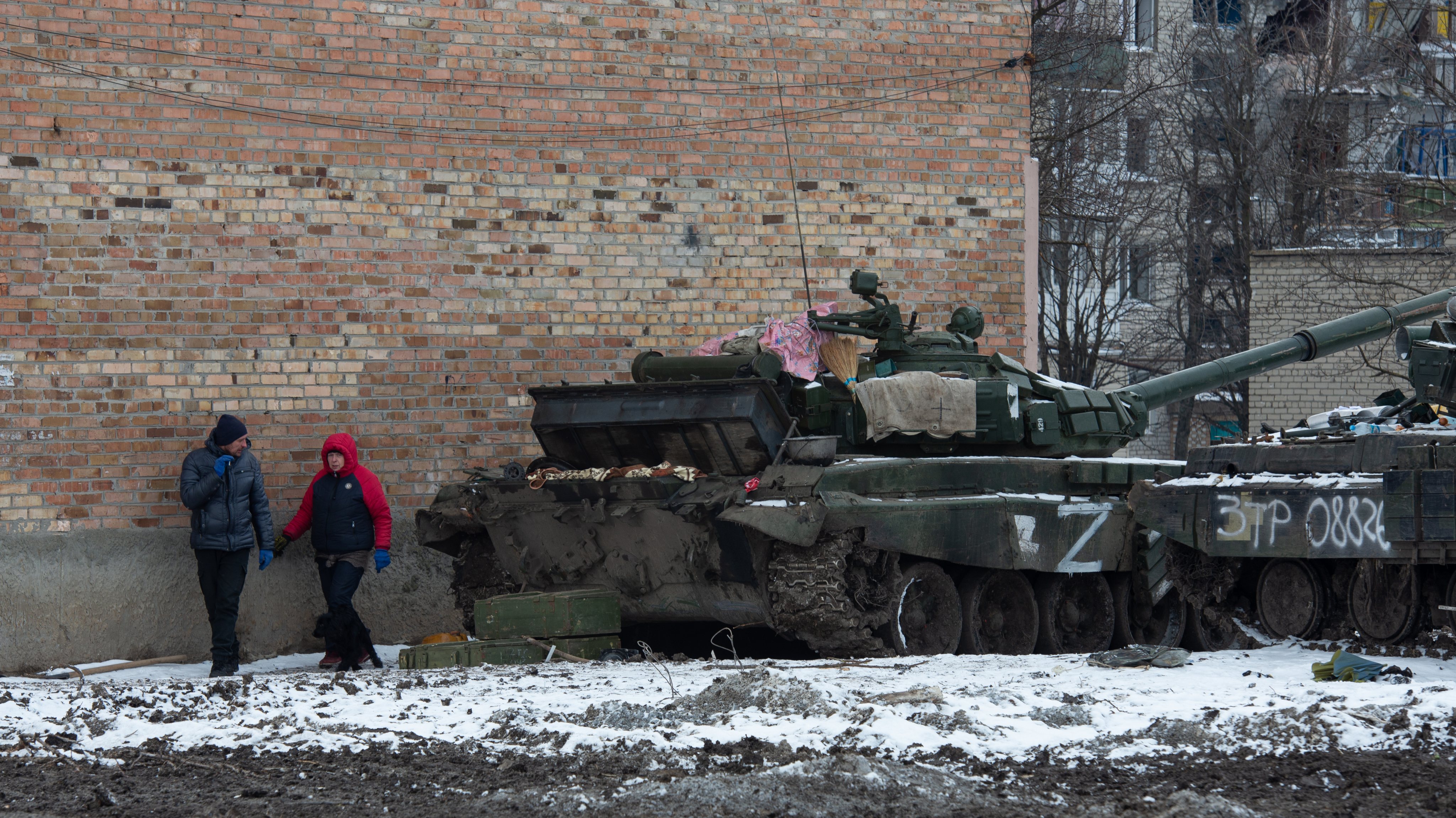 Civis à espera de serem retirados da cidade de Donetsk