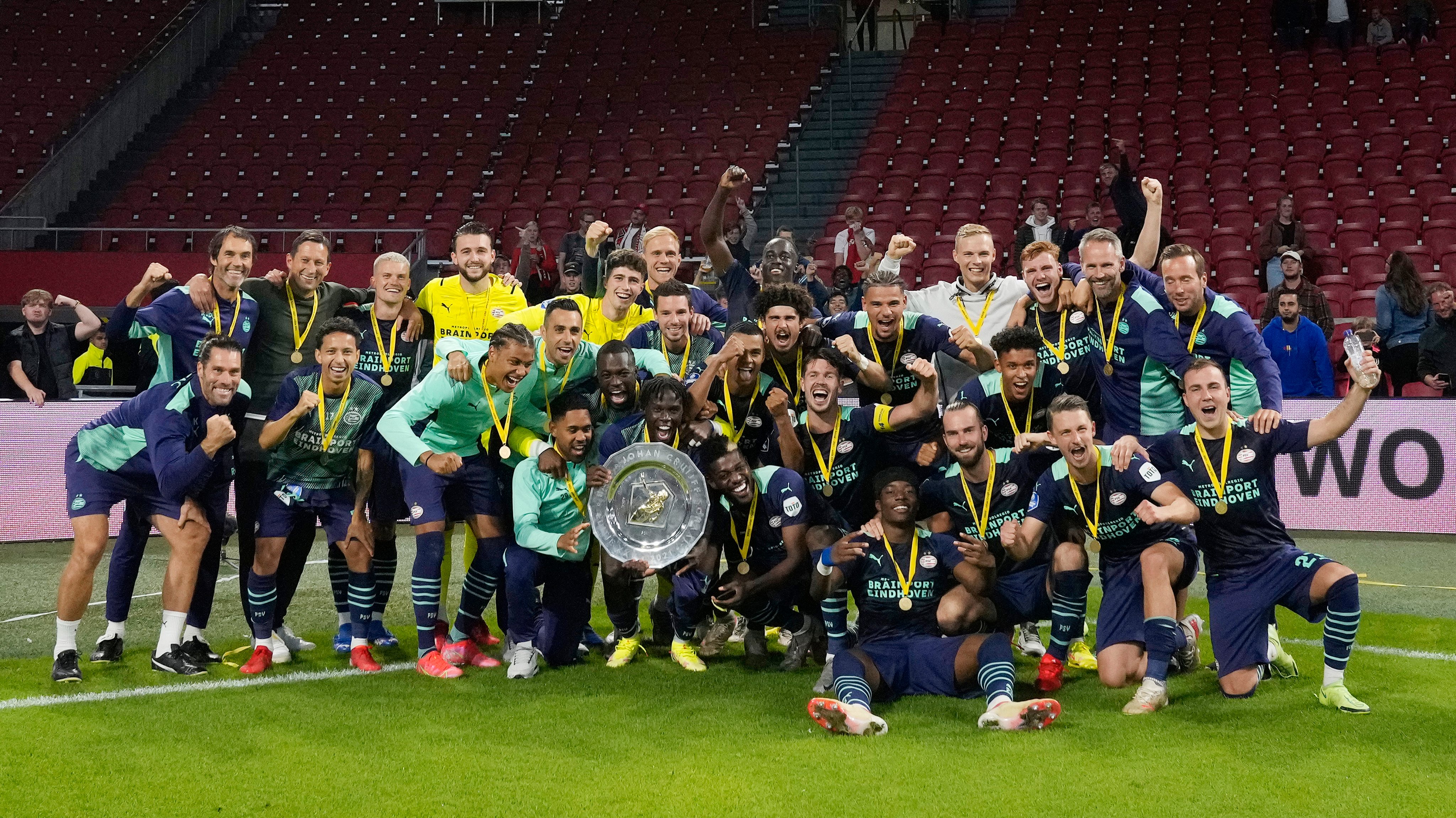 PSV venceu a Supertaça dos Países Baixos por 4-0 frente ao Ajax