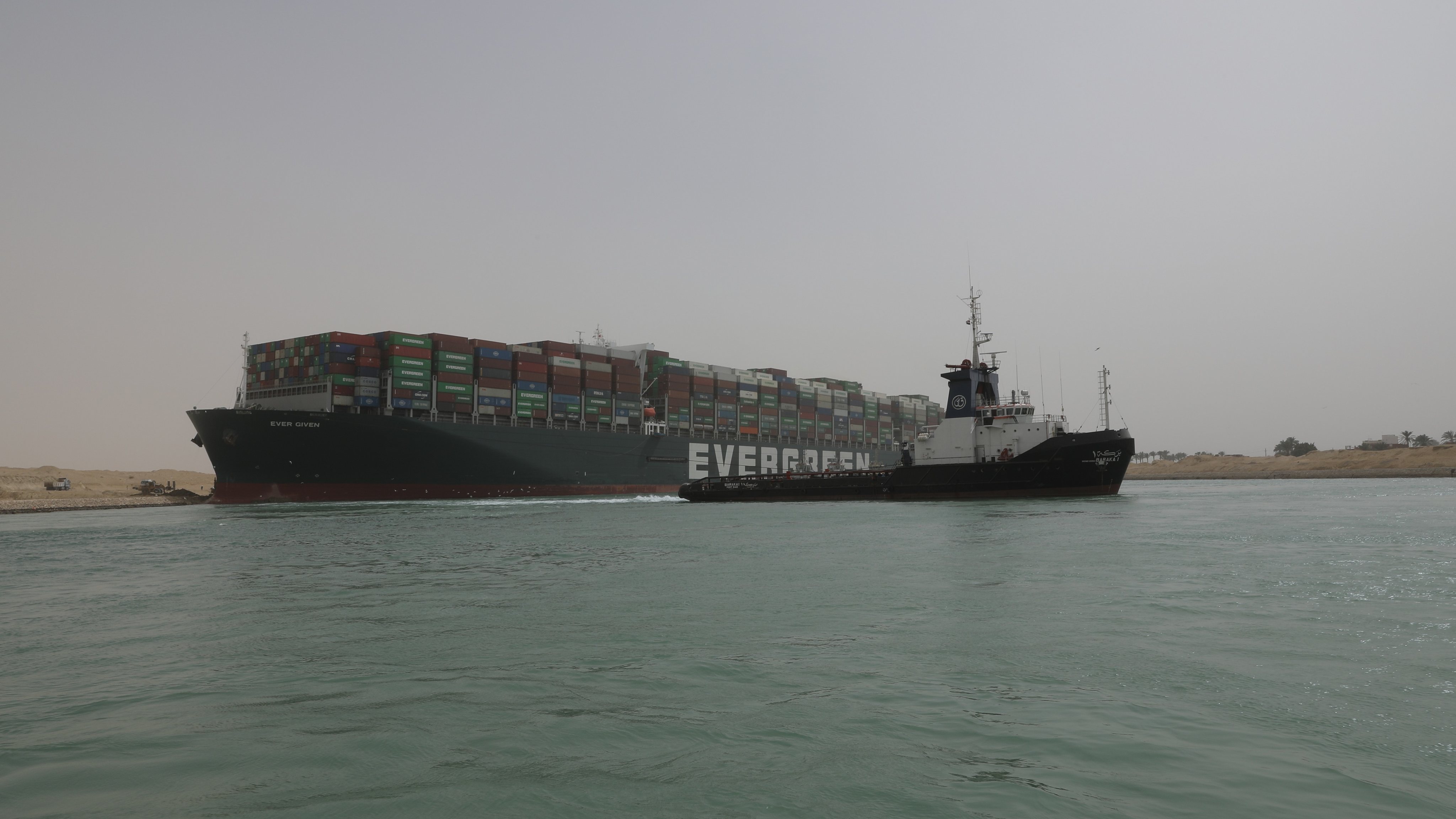 Navio Ever Given está a bloquear o Canal do Suez desde 23 de março