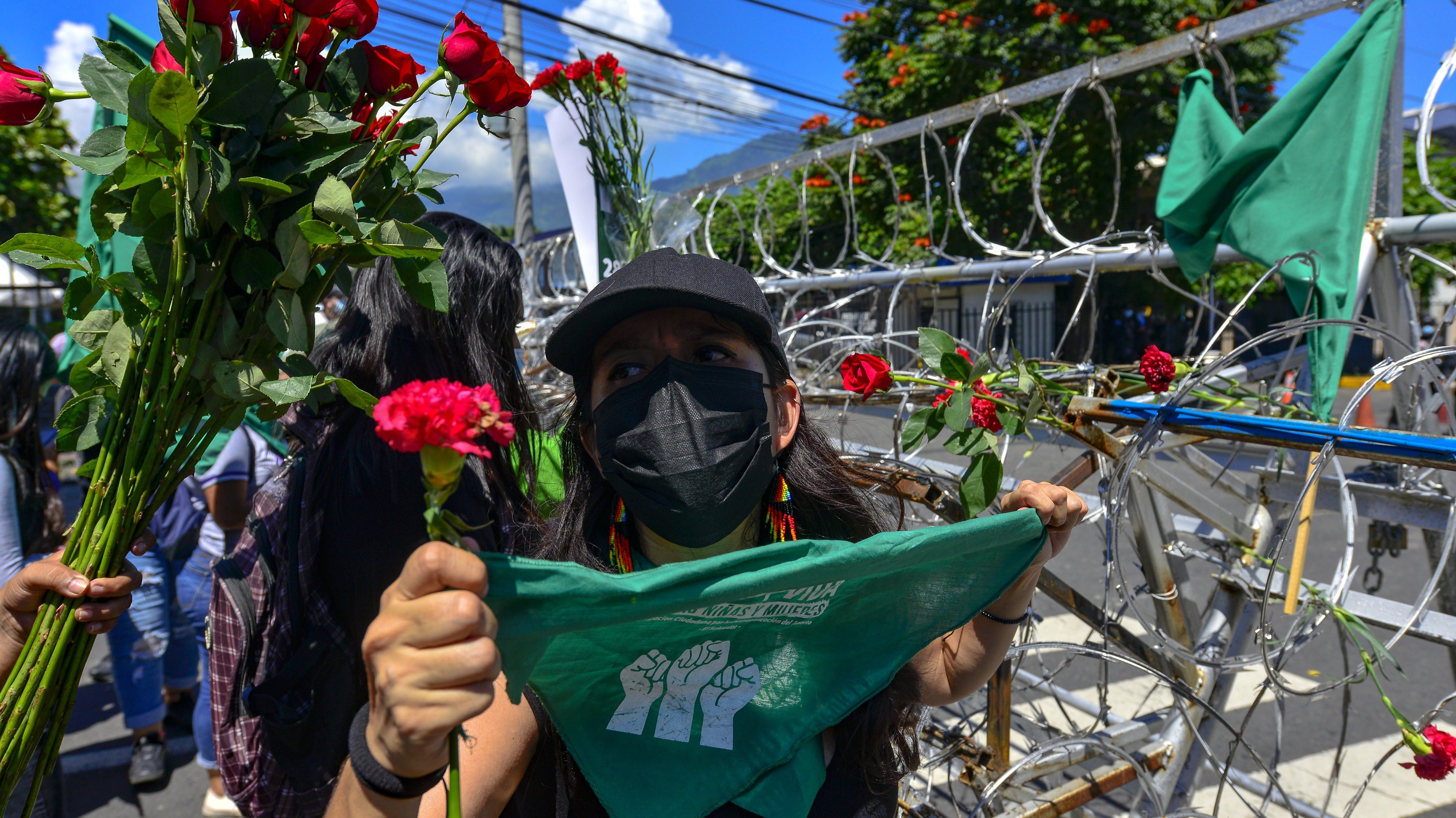 Protesto contra as rígidas leis do aborto, em El Salvador