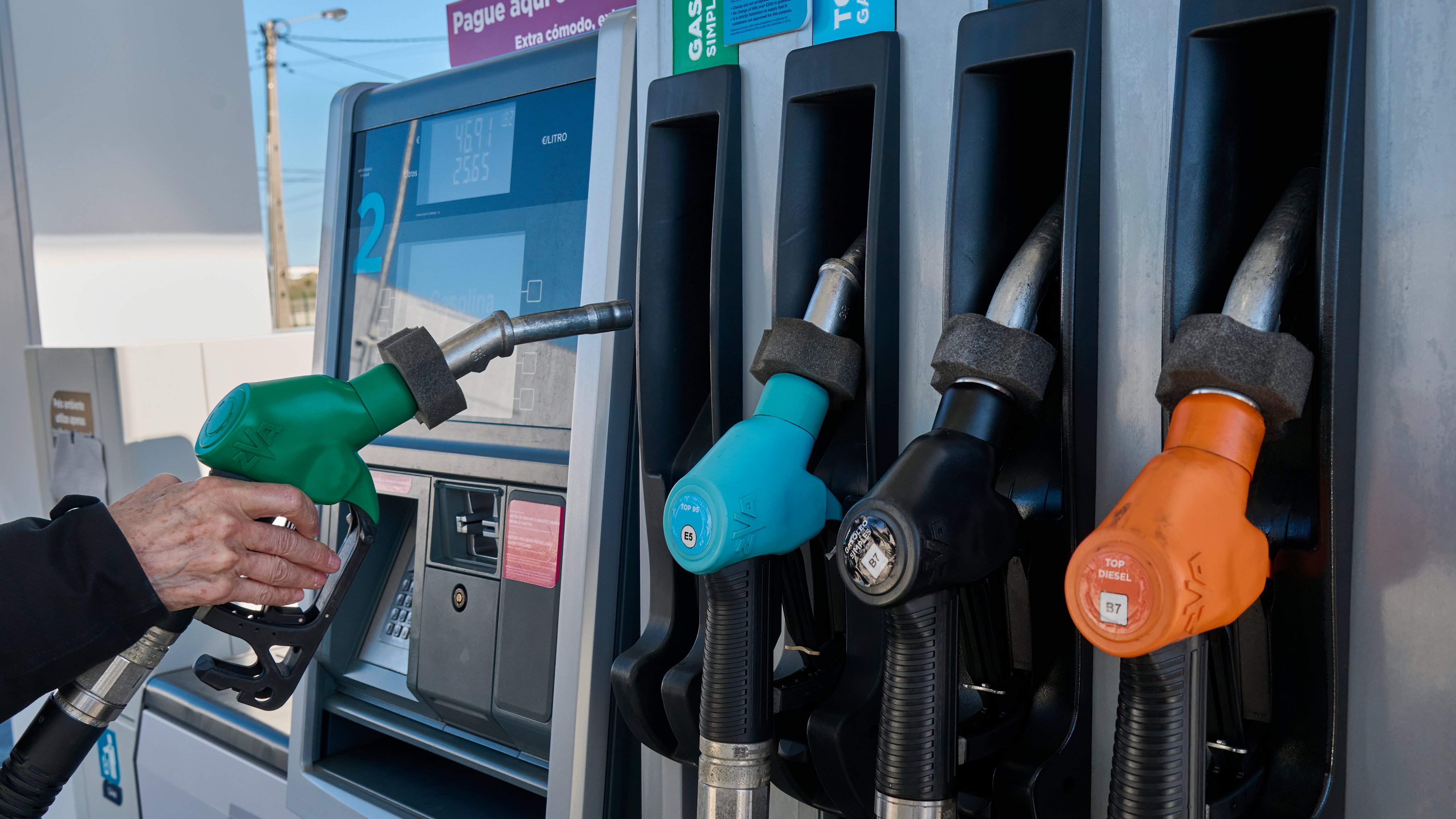 Portugal Suffers Fuel Prices Increase Due To The Ukrainian Conflict, Drought And Pandemic