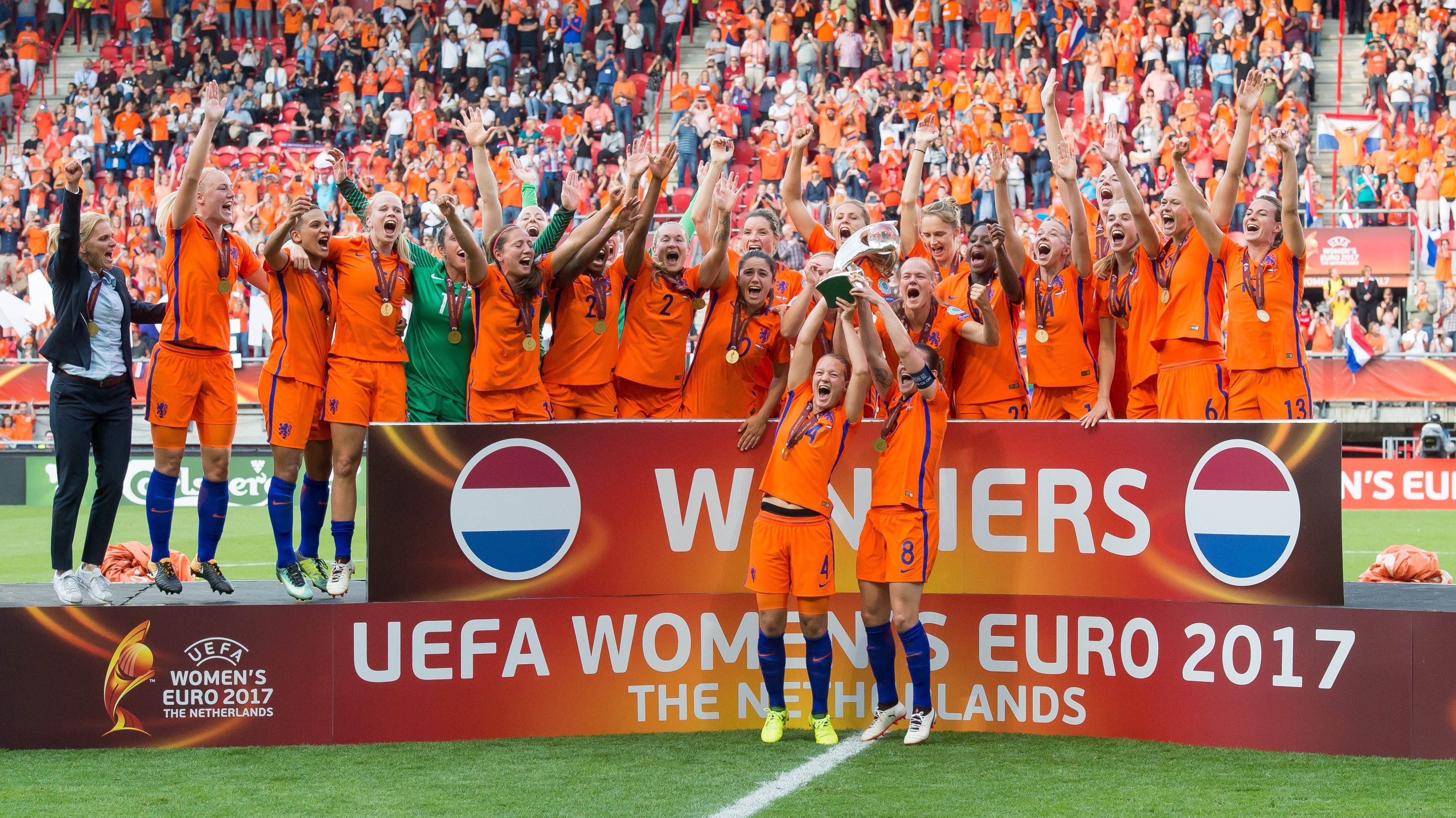 As jogadoras dos Países Baixos conquistaram em casa o troféu do Euro 2017
