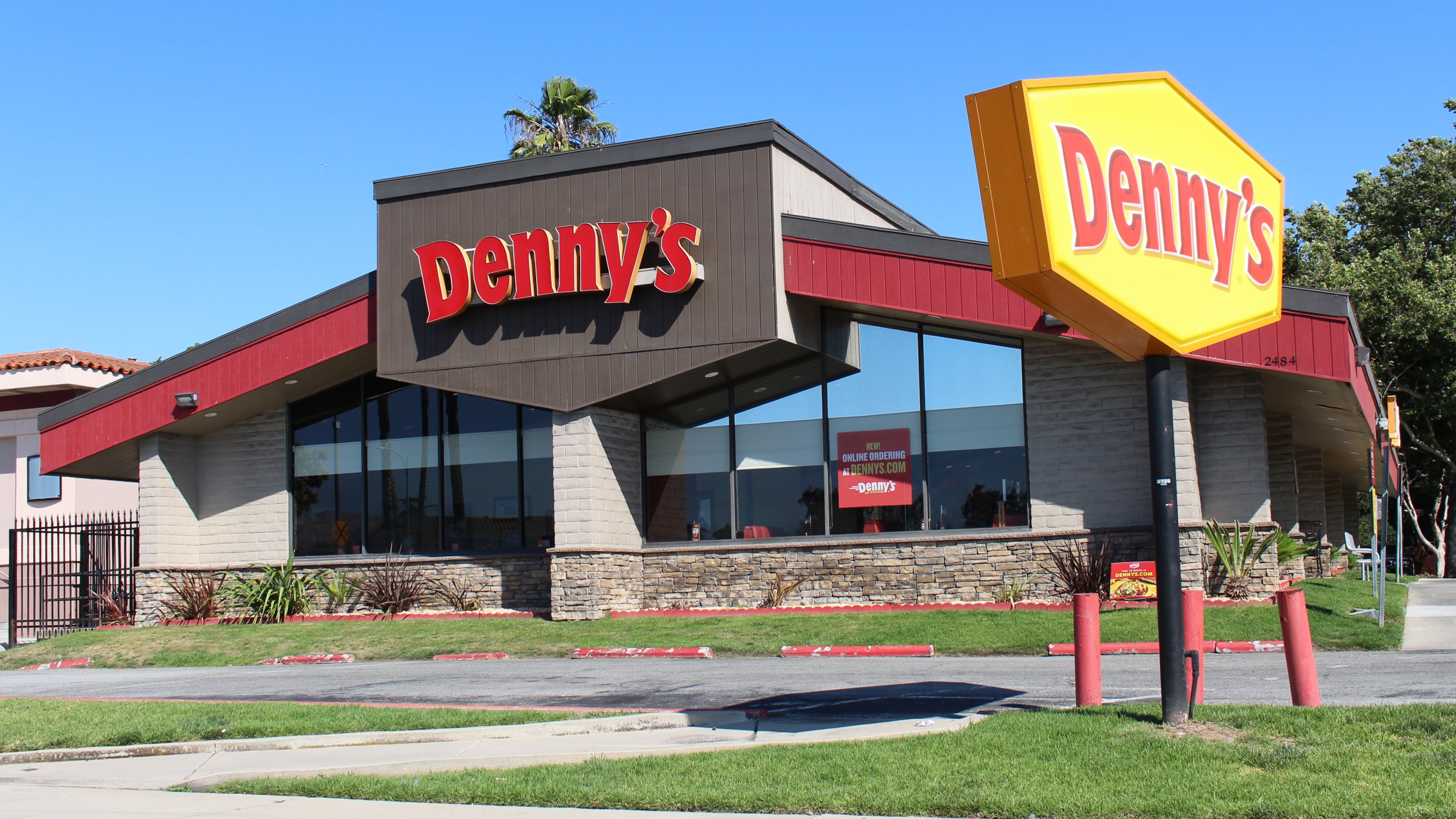 A Denny&#039;s roadside diner at 2484 Berryessa Road in San Jose, California.