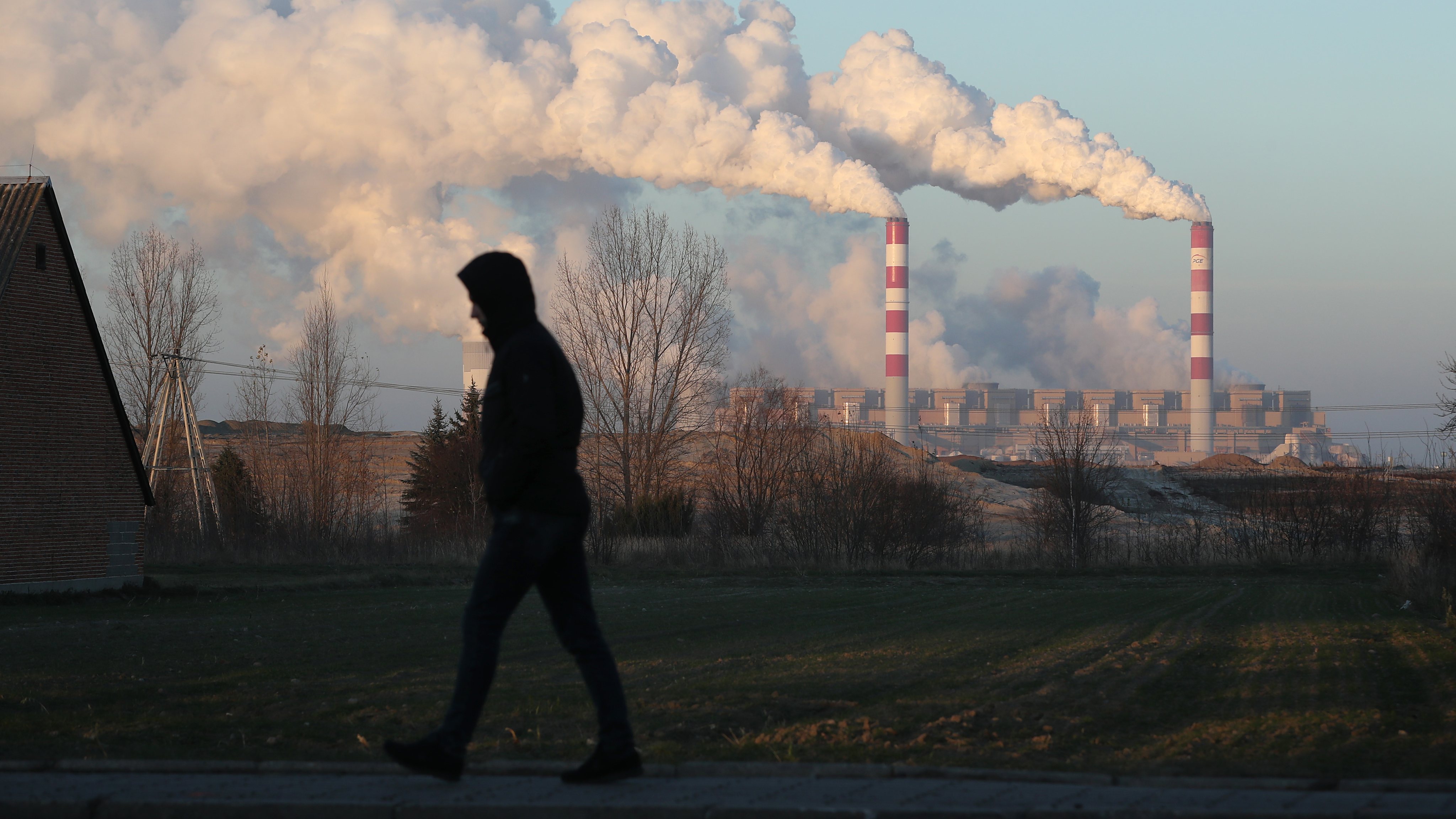 Central de produção de energia pela queima de carvão na Polónia, uma das fontes de partículas finas