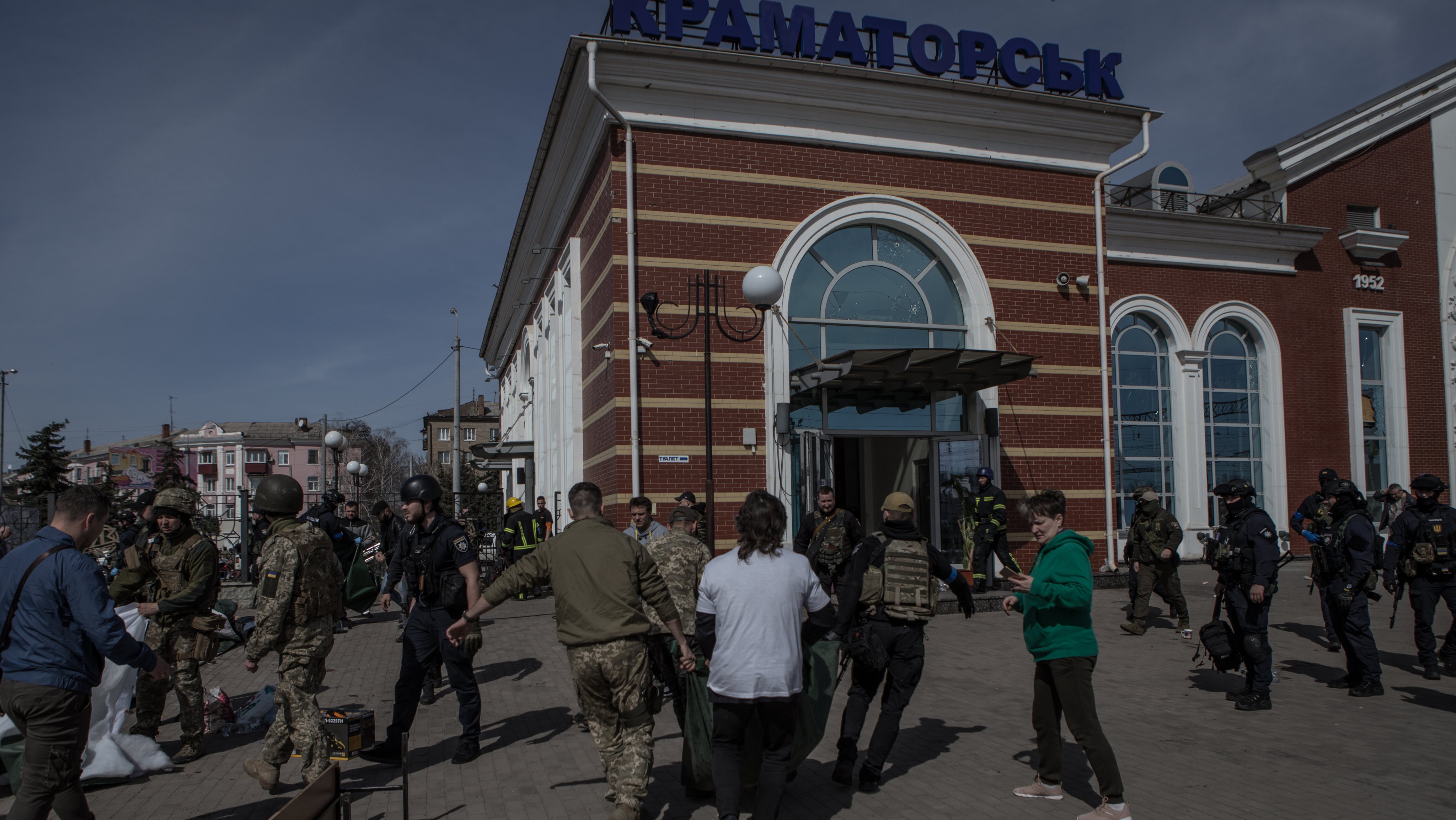 Over 30 killed, 100 hurt in Russian attack on Ukrainian railway station