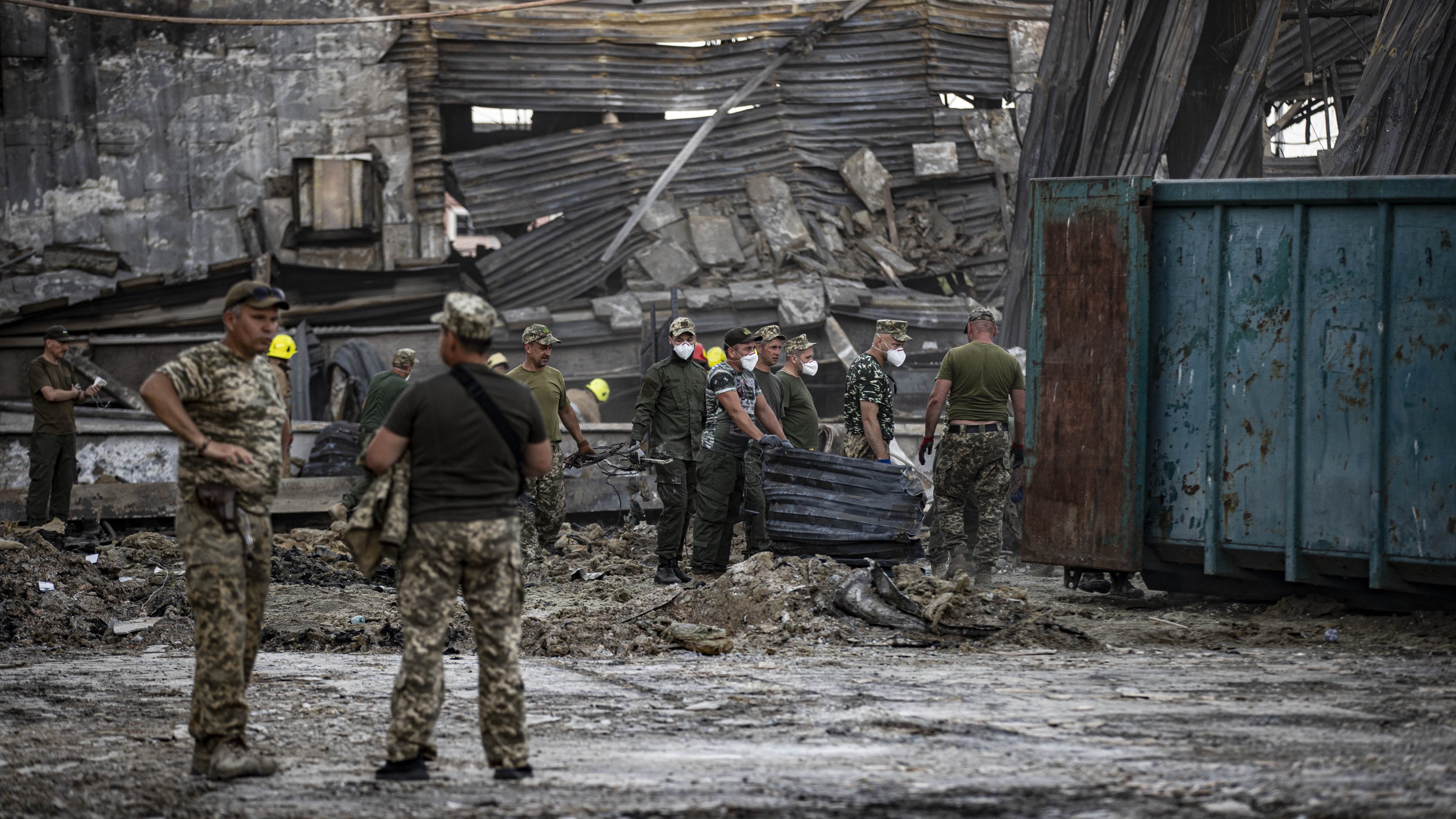 Aftermath of shopping center attack in Ukraine&#039;s Kremenchuk
