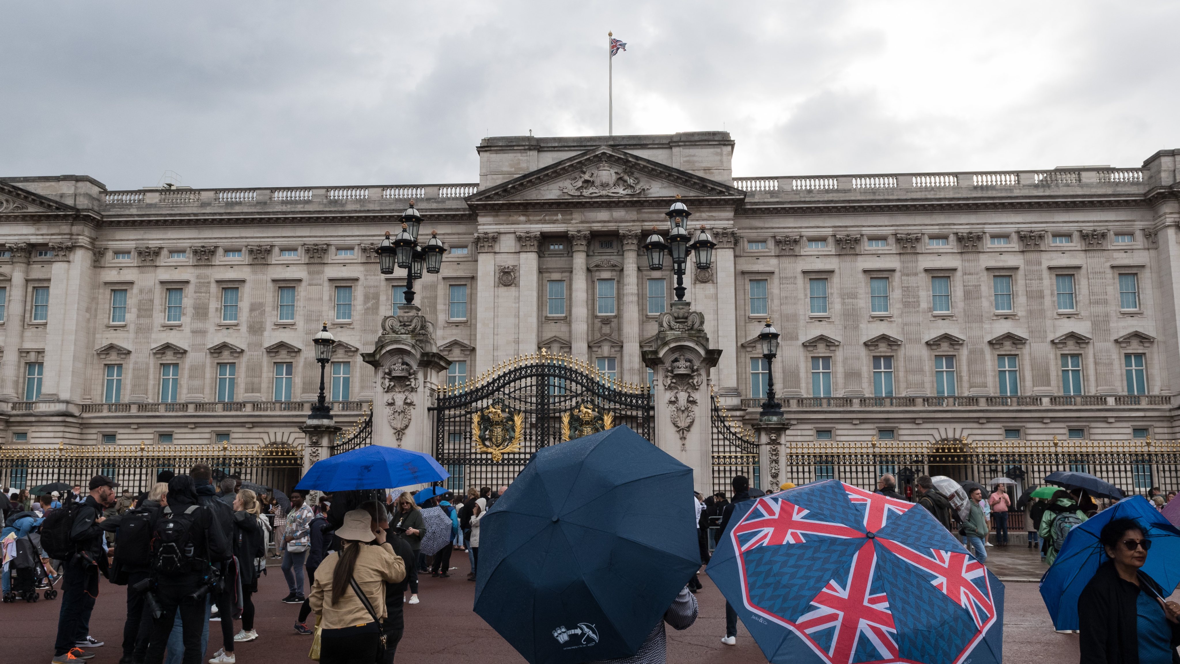 Britain&#039;s Queen Elizabeth II Under Medical Observation Amid Health Concerns