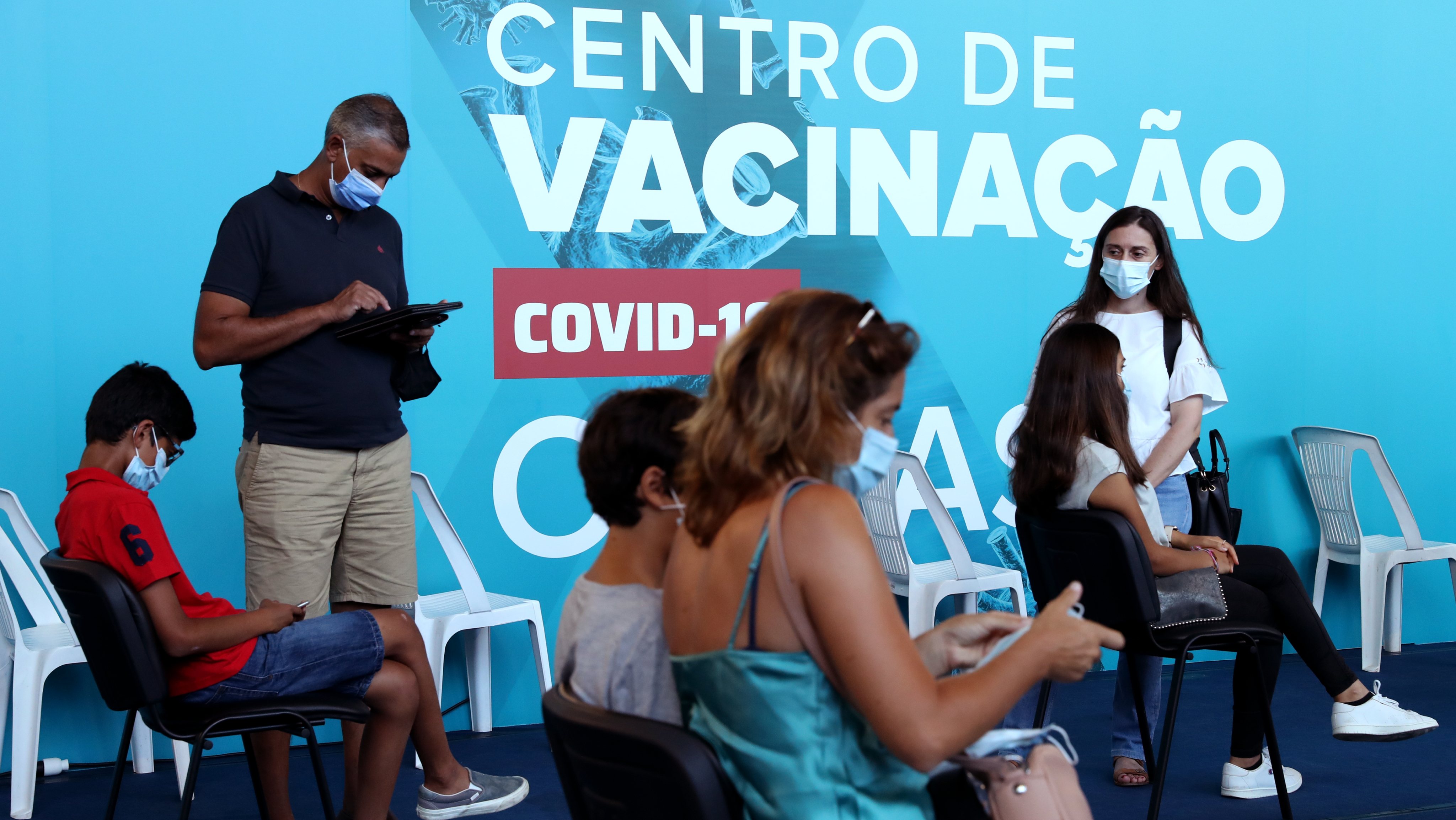 Portugal starts inoculating 12 to 15 years old against COVID-19