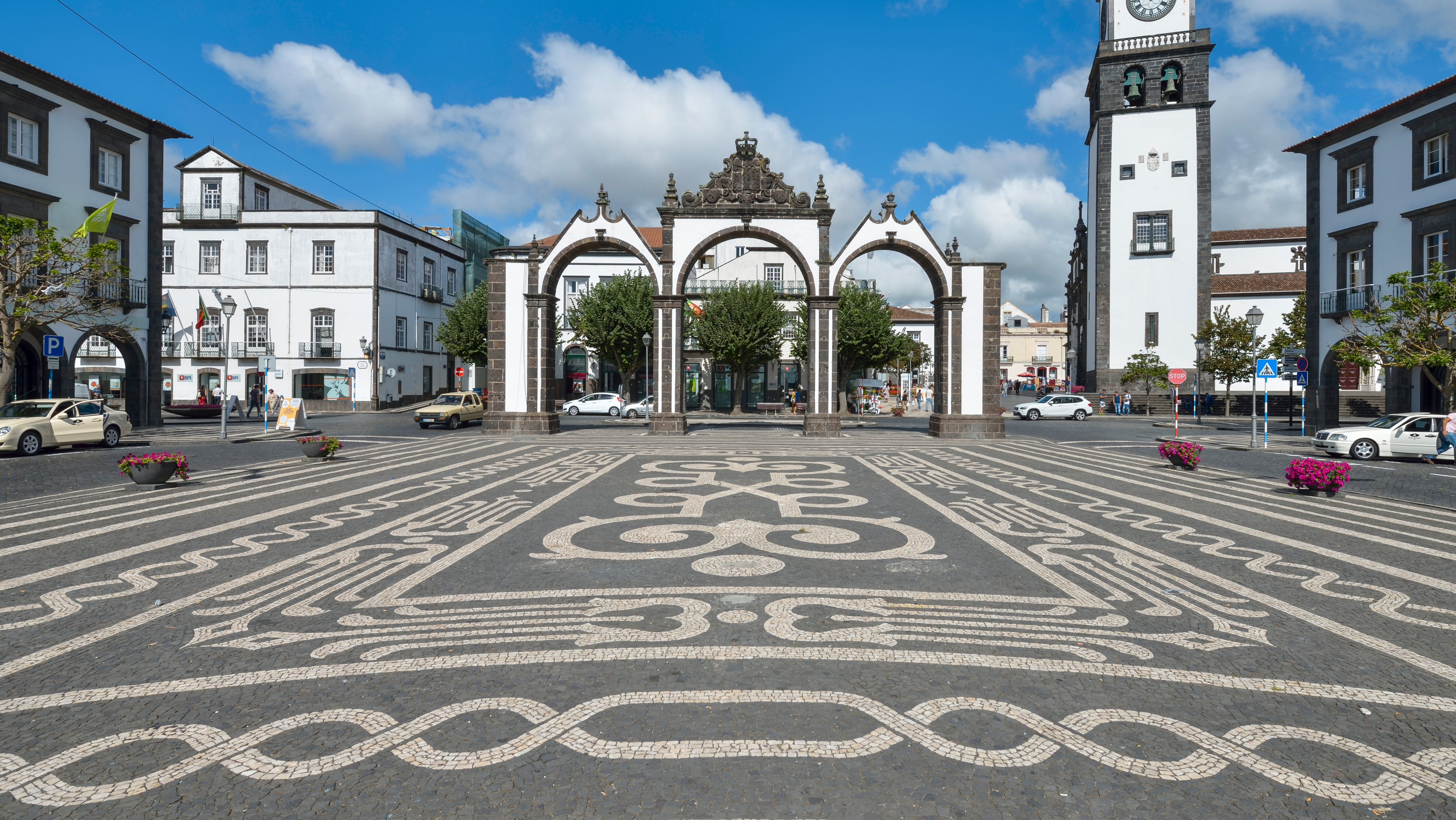 Portugal, Azores, Sao Miguel, Ponta Delgada, Church of San Sebastain and city gate