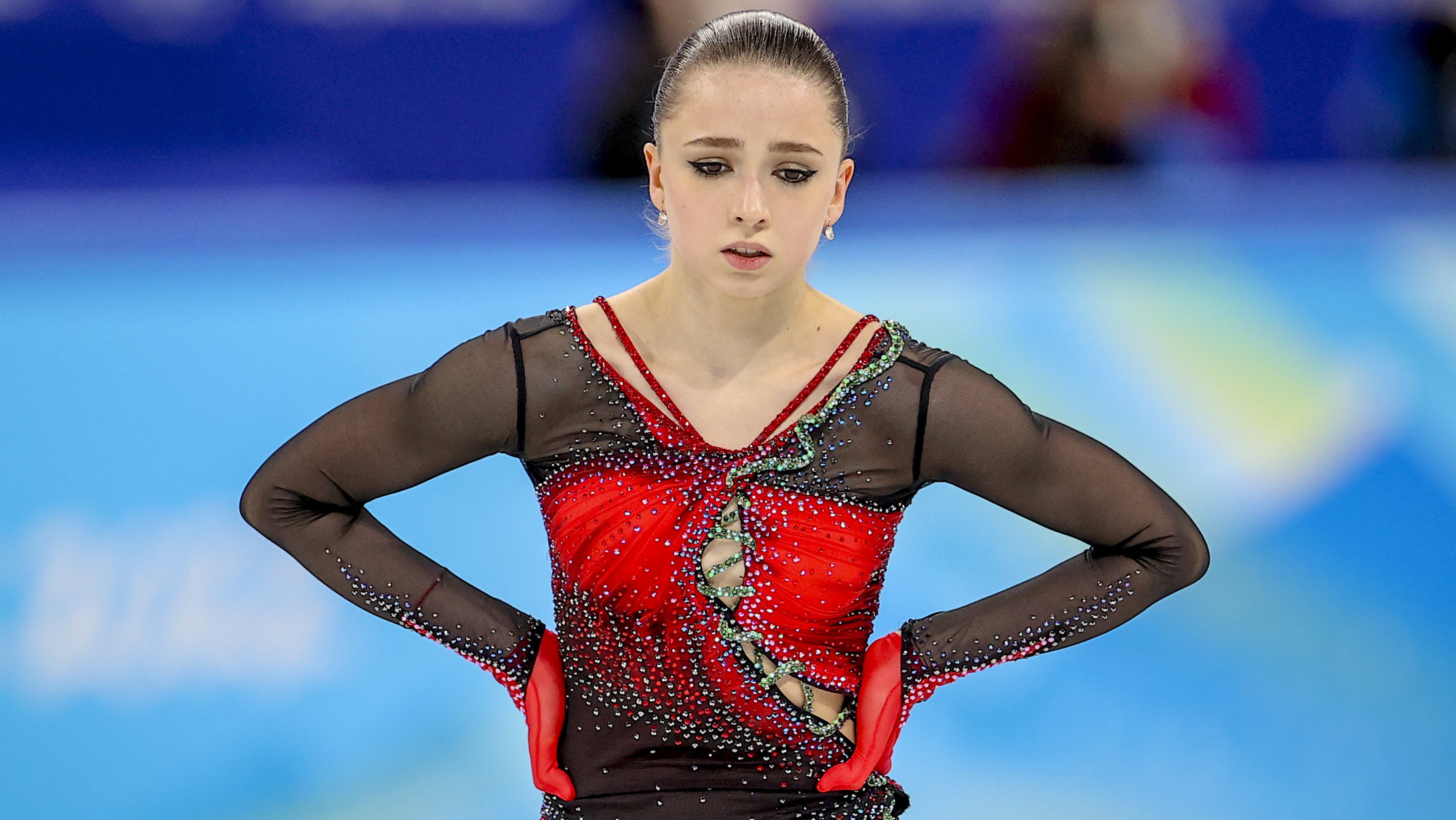 A patinadora russa Kamila Valieva, que ganhou a medalha de ouro nos Jogos Olímpicos de Inverno com apenas 15 anos