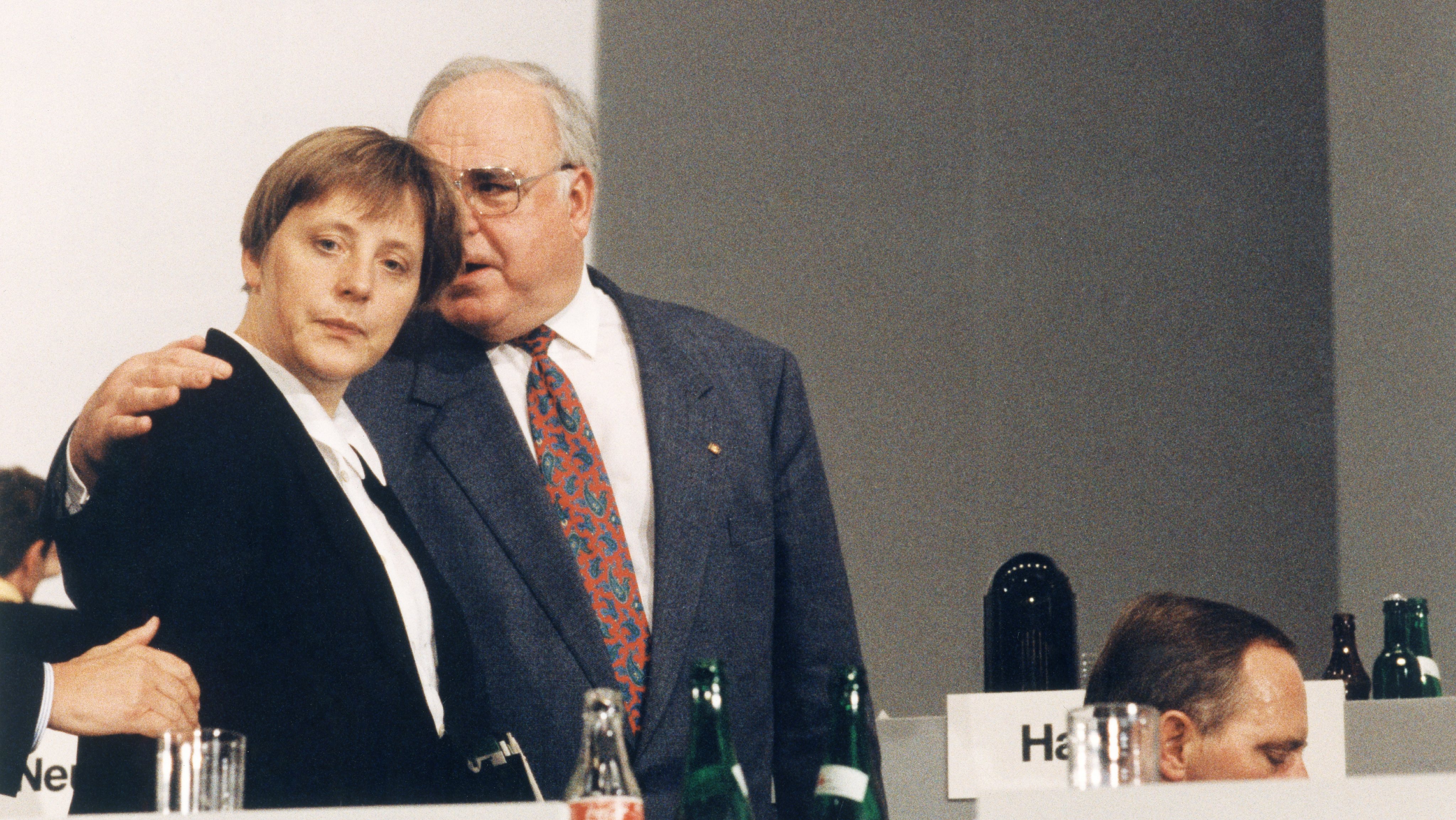Kohl , Helmut *03.04.1930-politician, CDU; Germany, Federal Chancellor 1982-1998, with Angela Merkel, march 1993