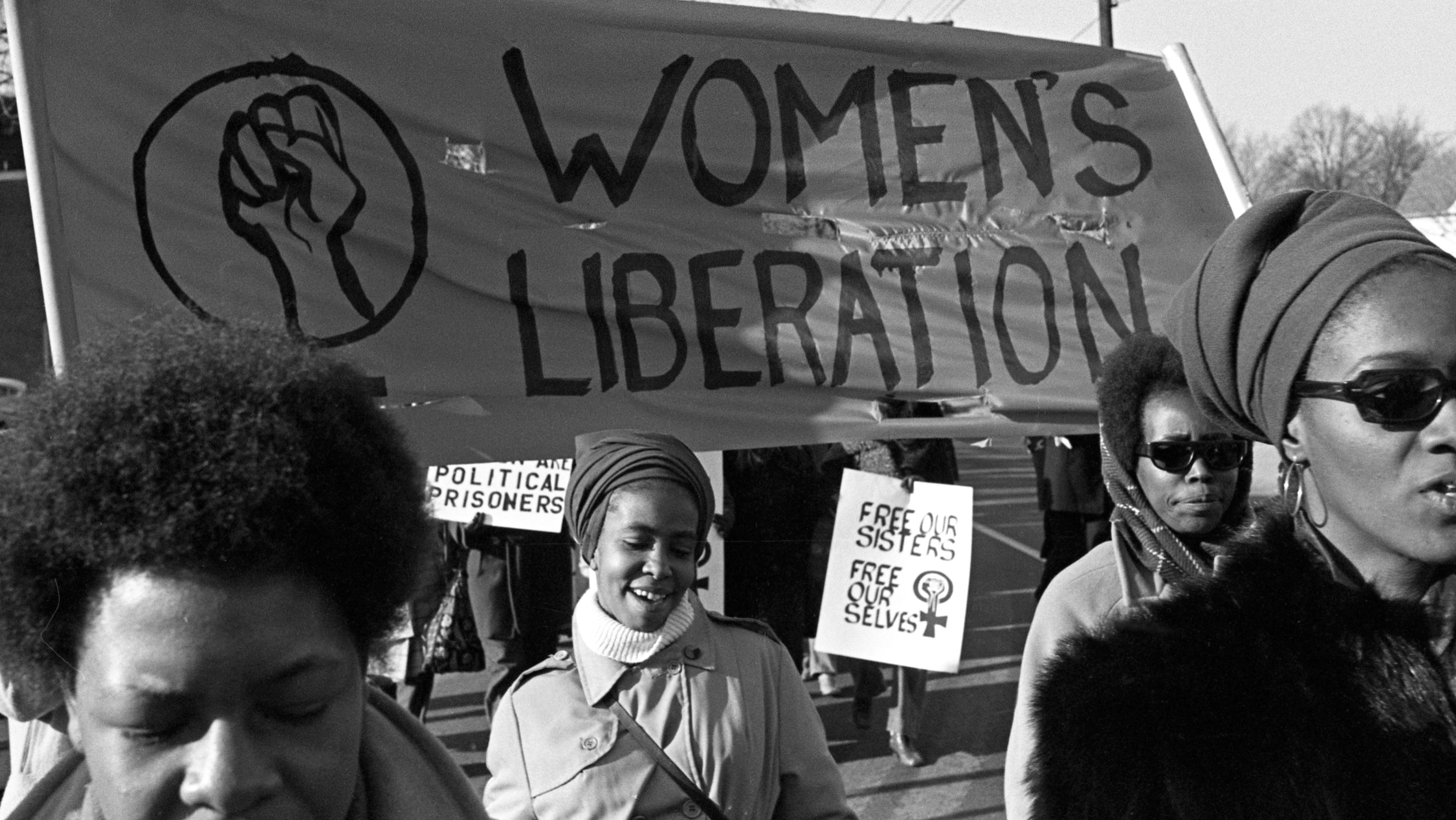 Muheres marcham em apoio ao partido Black Panthers (Panteras Negras), em New Haven, 1969
