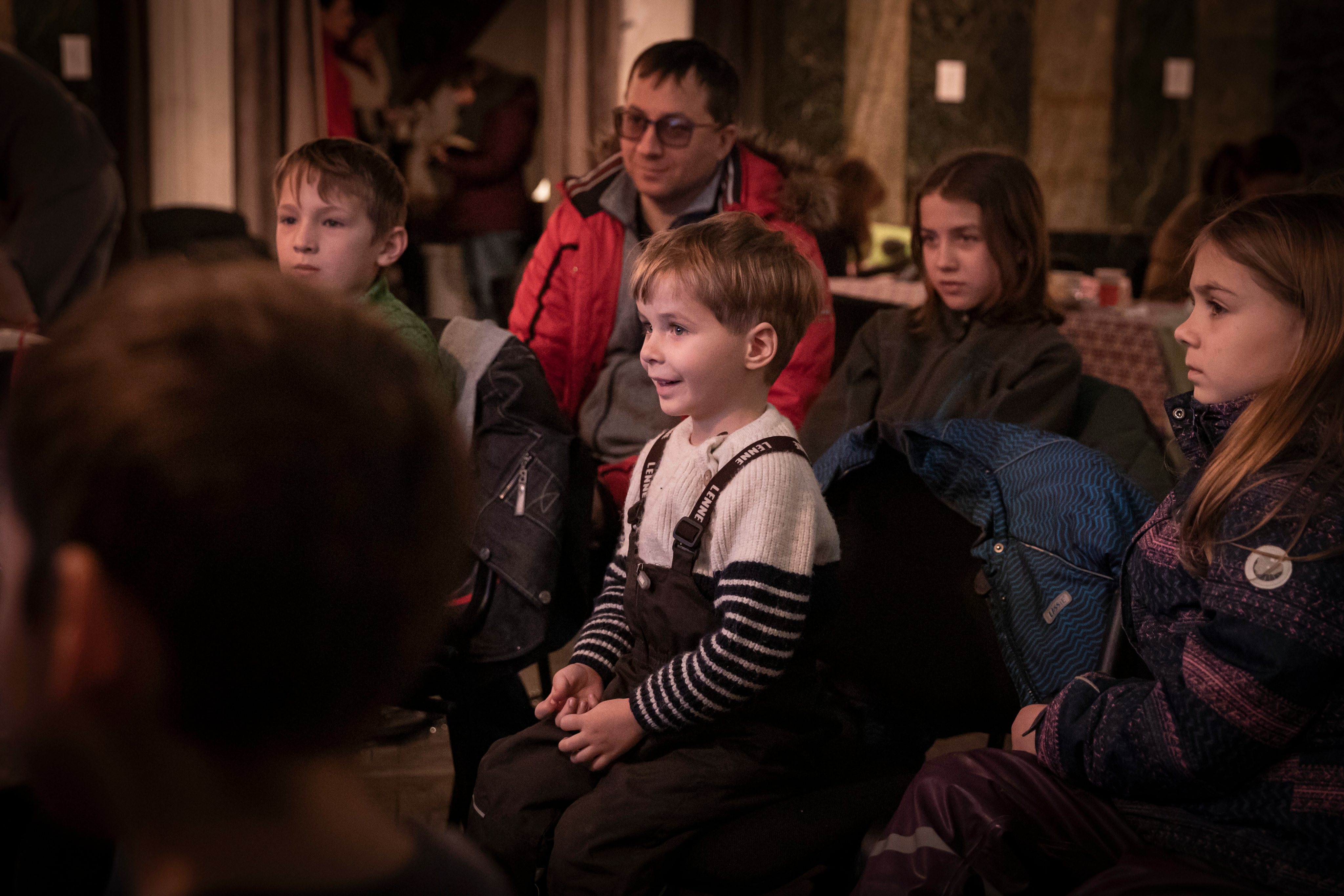 Reportagem no Teatro no centro de Lviv, na Ucrânia, que está a acolher refugiados vindos de outras cidades da Ucrânia. A Rússia, a mando do seu presidente, Vladimir Putin, invadiu a Ucrânia no passado dia 24 de fevereiro de 2022. Lviv, Ucrânia, 1 de março de 2022. JOÃO PORFÍRIO/OBSERVADOR