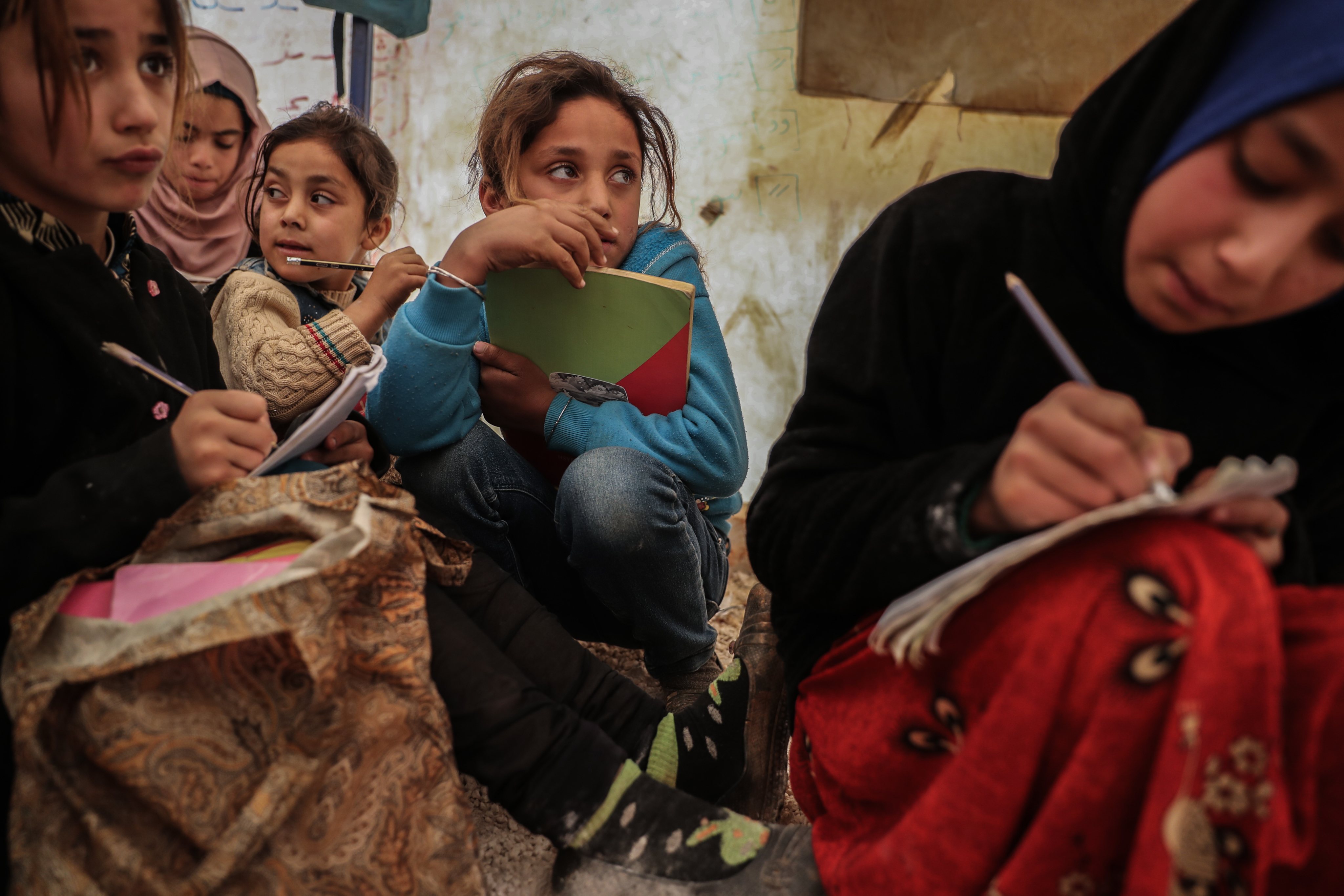 Makeshift classrooms for displaced children in Syria