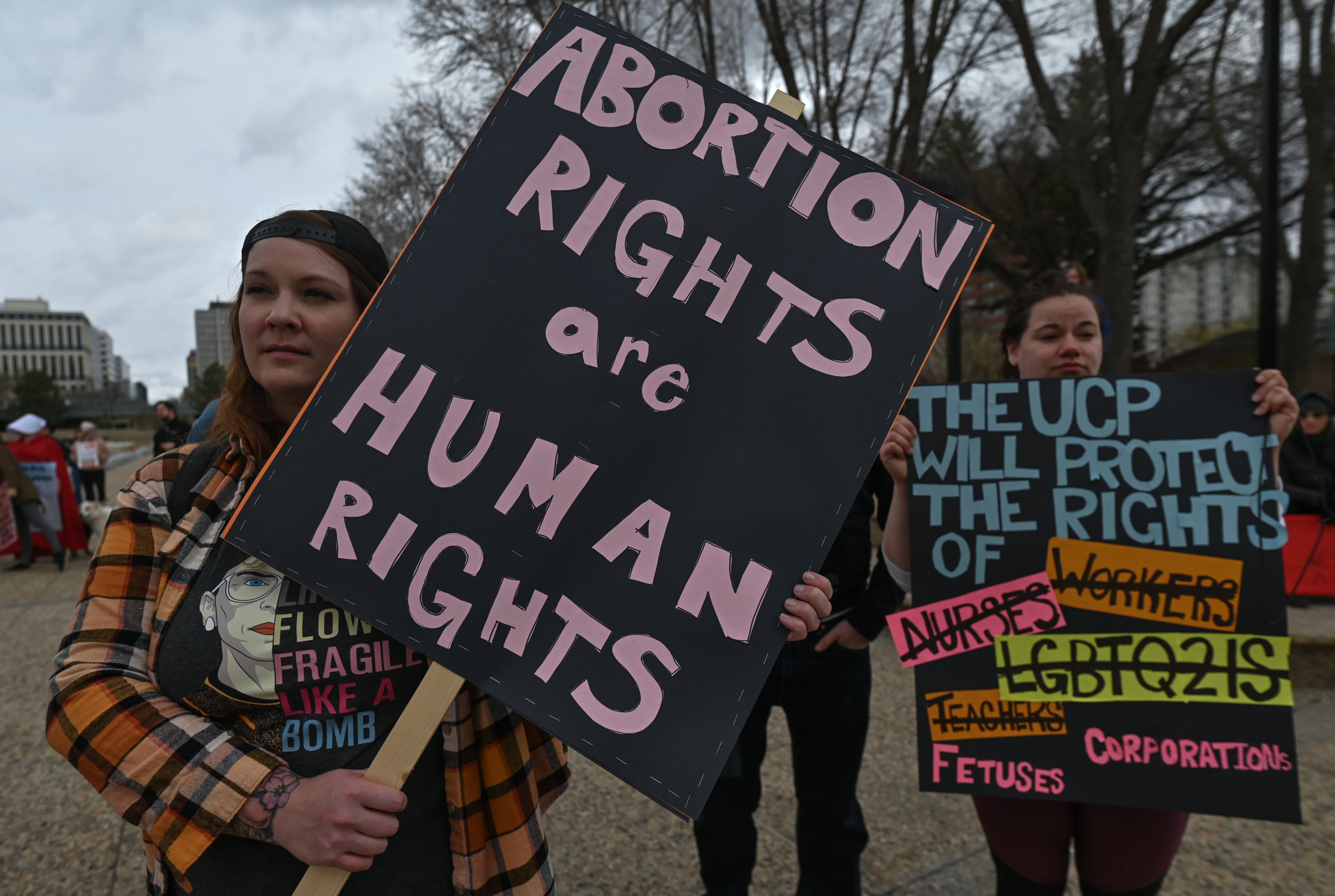 Alberta Pro-CHoice Activists Stand In Solidarity Of US Abortion Rights