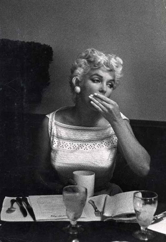 on X: Jornal publica notícia da Morte de Marilyn Monroe no dia 6 de  agosto. Ela morreu no dia 5 de agosto de 1962.  / X