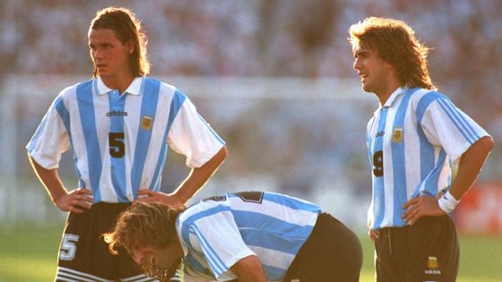 28 JUN 1994:  FERNANDO REDONDO, LEONARDO RODRIGUEZ AND GABRIEL BATISTUTA OF ARGENTINA, REST DURING THE 1994 WORLD CUP MATCH ARGENTINA V BULGARIA AT FOXBORO STADIUM IN MASSACHUSETTS. Mandatory Credit: Chris Cole/ALLSPORT