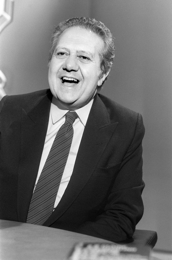 Portuguese Prime Minister Mario Soares poses during the TV programm "7/7" on TF1 channel, on May 6, 1984, in Paris. (Photo credit should read PHILIPPE WOJAZER/AFP/Getty Images)