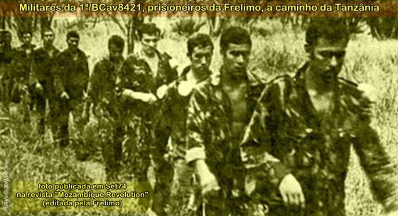 A marcha dos soldados portugueses levados como prisioneiros da Frelimo par a TanzÃ¢nia