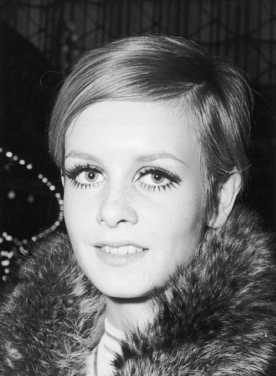 17-year-old British fashion model Twiggy, born Lesley Hornby in Neasden, pictured on the 7th March 1967. (Photo by William Vanderson/Fox Photos/Hulton Archive/Getty Images)