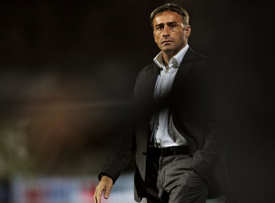 Sporting CPÂ´s coach Paulo Bento is seen after their portuguese Super League football match against Deportivo Aves at the Aves Stadium in Vila das Aves 23 September 2006, in northern Portugal. Sporting won the match 0-2. AFP PHOTO/ MIGUEL RIOPA (Photo credit should read MIGUEL RIOPA/AFP/Getty Images)