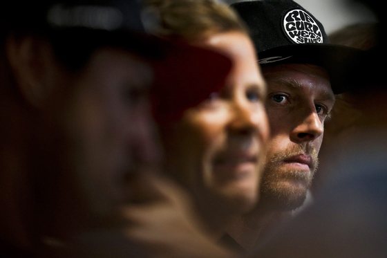 epa04984364 Australian surfer Mick Fanning (R), three times world champion and current leader of the World Surf League (WSL), during a press conference on presentation of the Portuguese competition of the World Surf League (WSL) that will take place at Supertubos Beach in Peniche between 20 and 31 October, Peniche, Portugal, 19 October 2015. EPA/JOSE SENA GOULAO