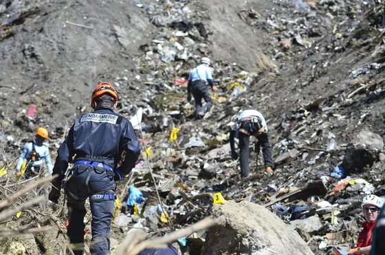 SEYNE, FRANCE - MARCH 26: In this handout image provided by French Interior Ministry, the Rescue workers and gendarmerie continue their search operation near the site of the Germanwings plane crash near the French Alps on March 26, 2015 in La Seyne les Alpes, France. Germanwings flight 4U9525 from Barcelona to Duesseldorf has crashed in Southern French Alps. All 150 passengers and crew are thought to have died. (Photo by Francis Pellier MI DICOM/Ministere de l'Interieur/Getty Images)