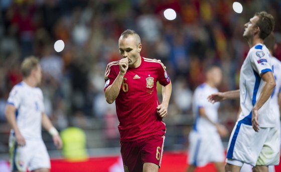 OVIEDO, SPAIN - SEPTEMBER 05: Andres Iniesta celebrates after scoring goal during the Spain v Slovakia EURO 2016 Qualifier at Carlos Tartiere on Sep 5, 2015 in Oviedo, Spain.ÃŠ (Photo by Juan Manuel Serrano Arce/Getty Images)
