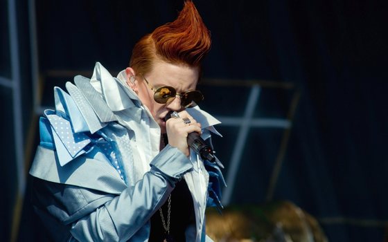 GLASTONBURY, ENGLAND - JUNE 25: La Roux performs live on the Other Stage during Day 2 of the Glastonbury Festival on June 25, 2010 in Glastonbury, England. This year sees the 40th anniversary of the festival which was started by a dairy farmer, Michael Evis in 1970 and has grown into the largest music festival in Europe. (Photo by Ian Gavan/Getty Images)