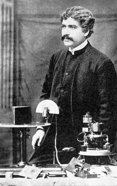 Jagadish Chandra Bose, pioneiro da botÃ¢nica e da fÃ­sica, foto de 1897.